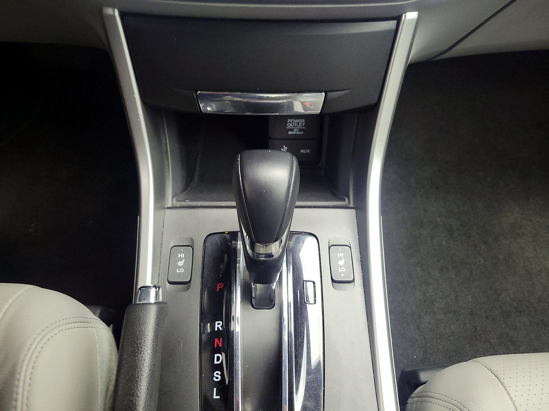 Thumbnail: 2015 Honda Accord - 16