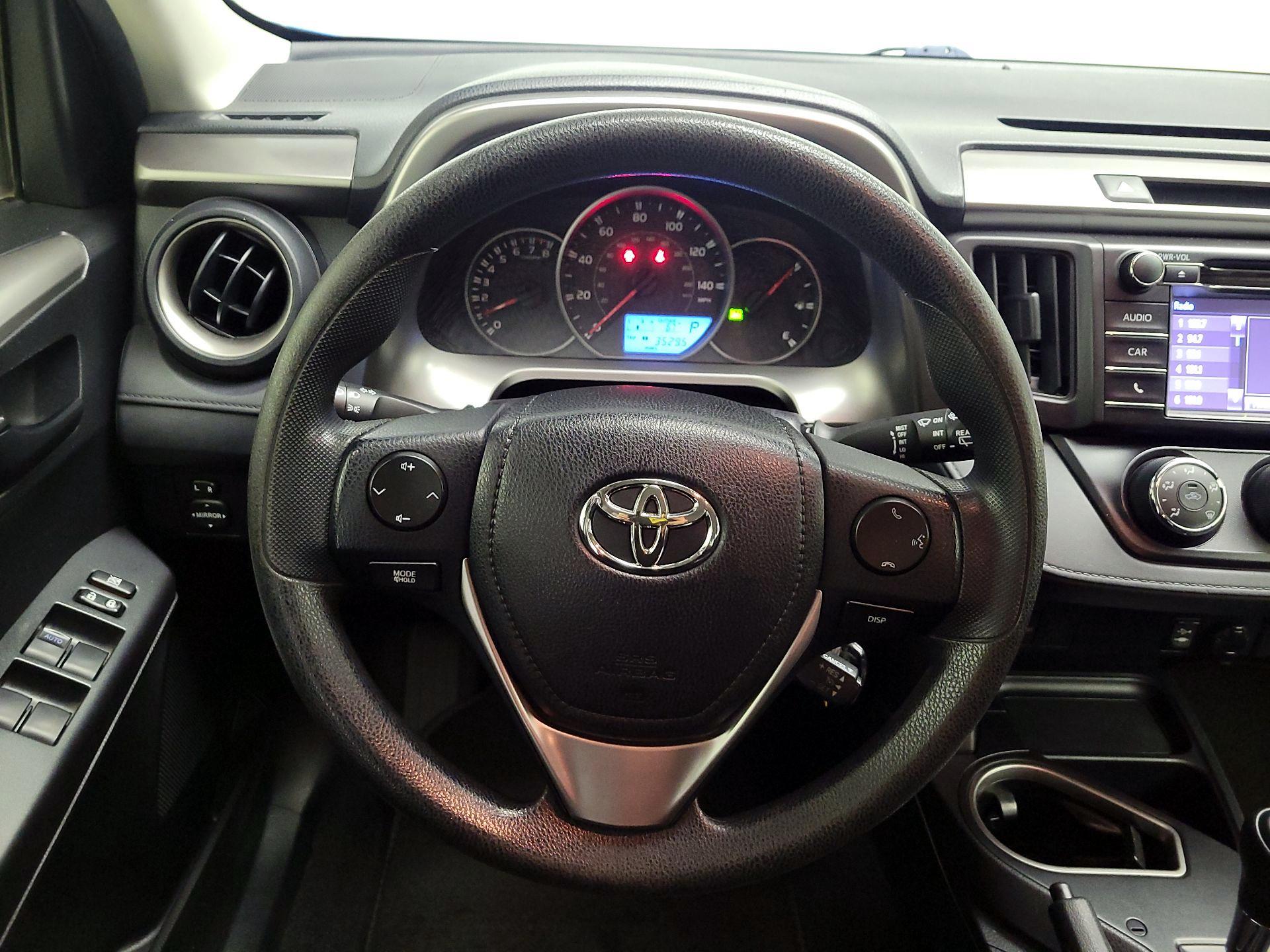 Thumbnail: 2016 Toyota RAV4 - 10