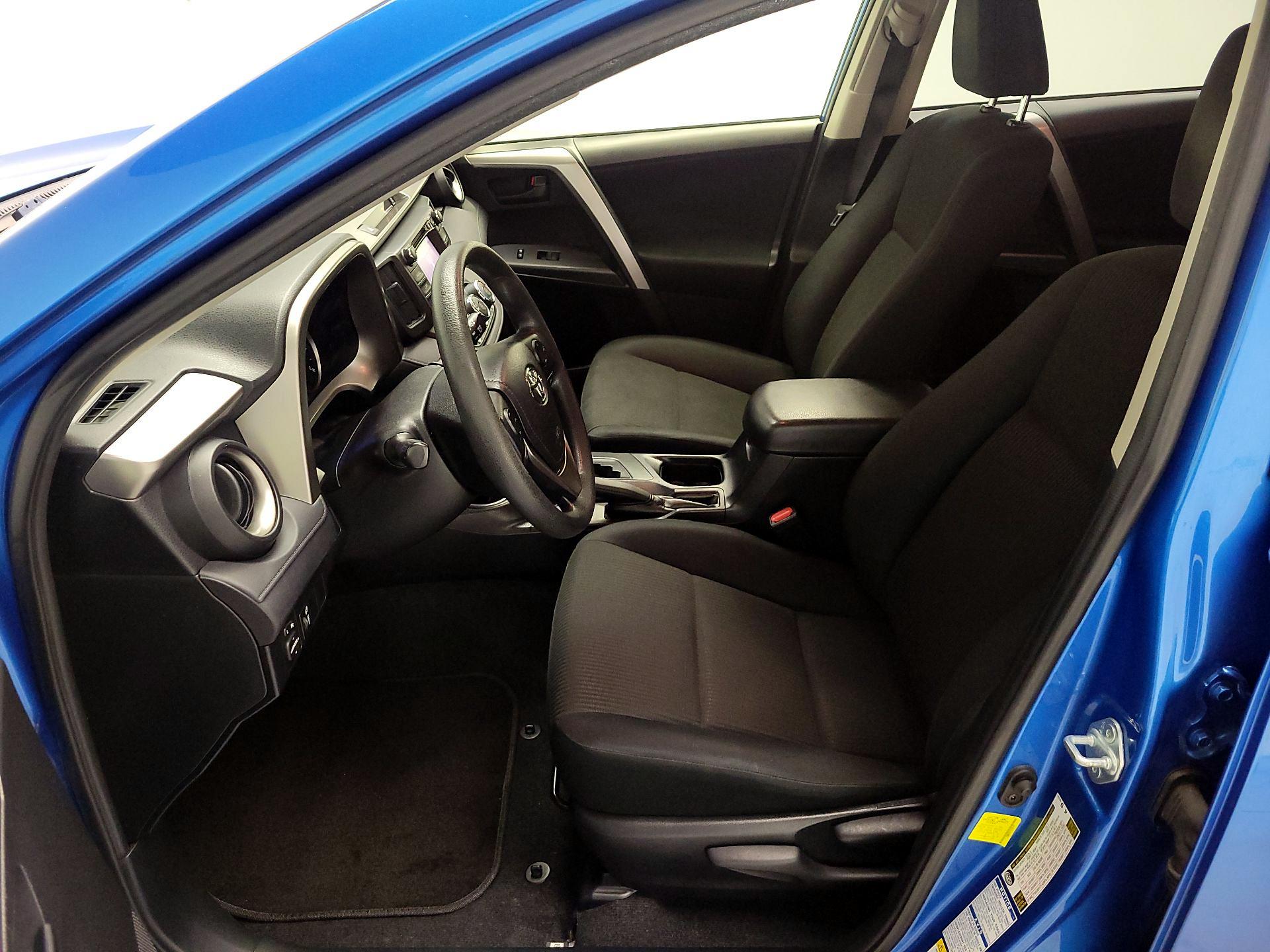 Thumbnail: 2016 Toyota RAV4 - 11