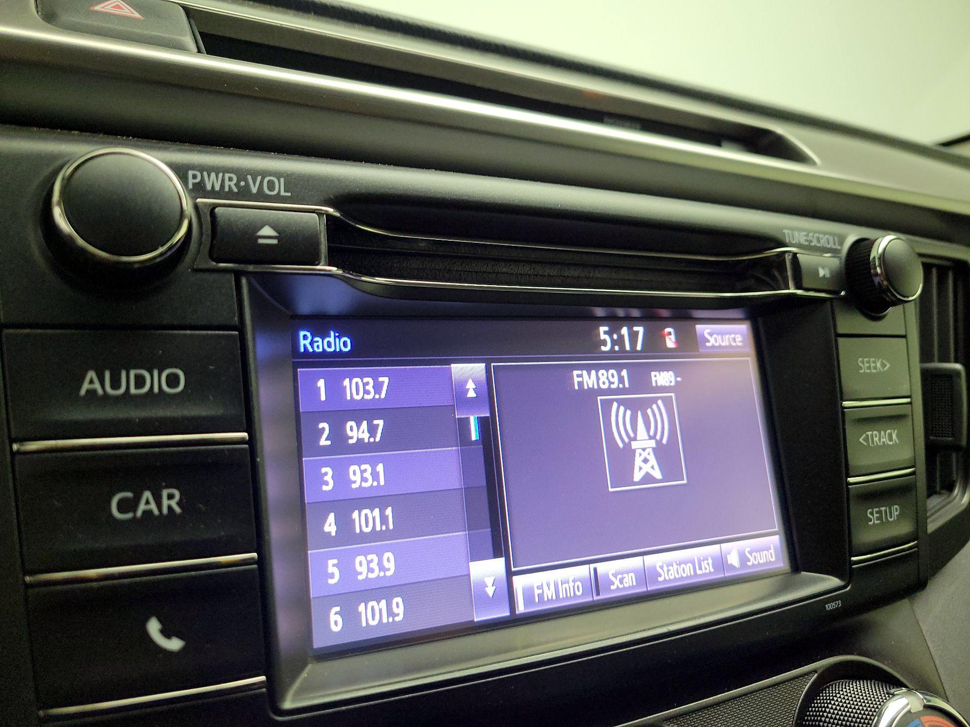 Thumbnail: 2016 Toyota RAV4 - 15