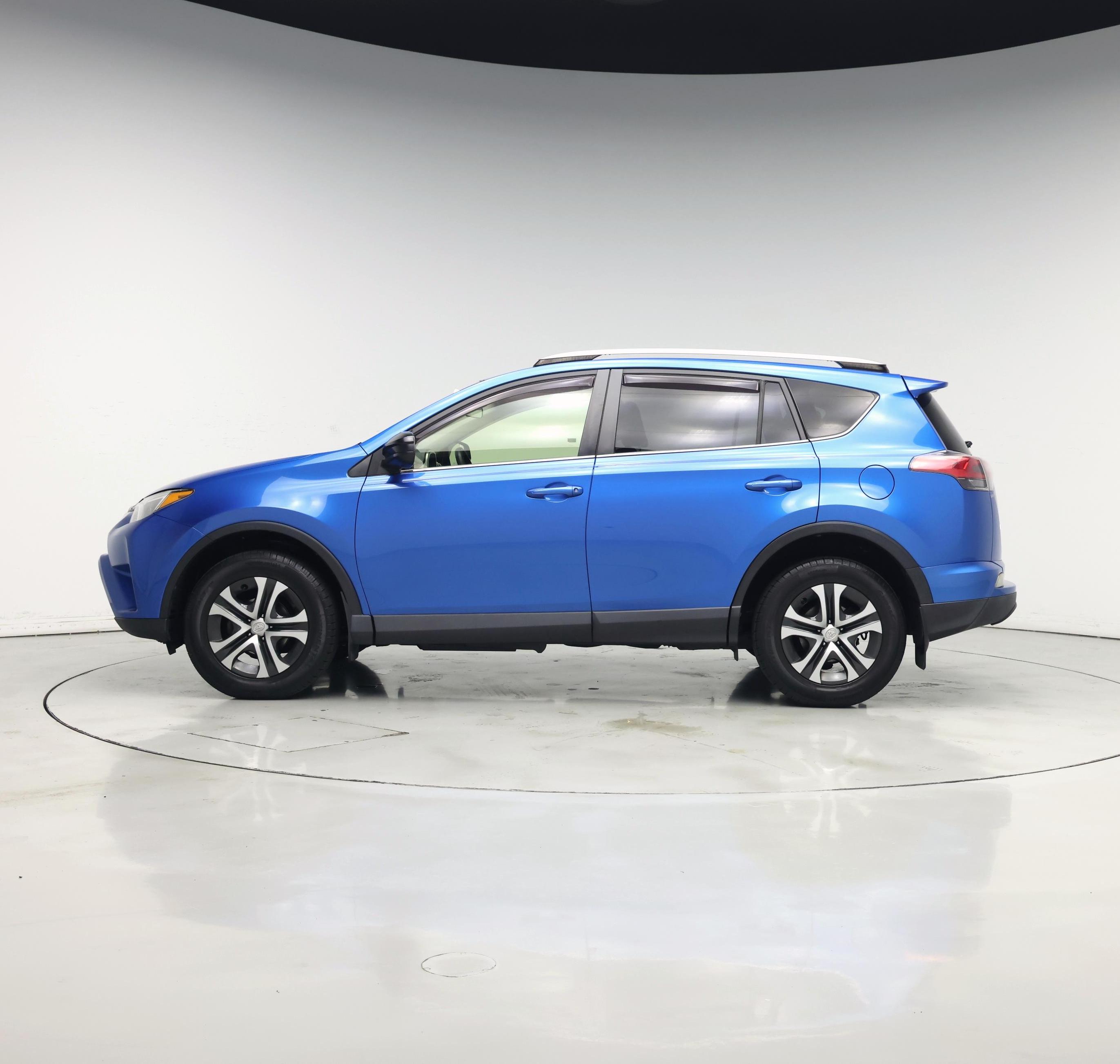 Thumbnail: 2016 Toyota RAV4 - 3