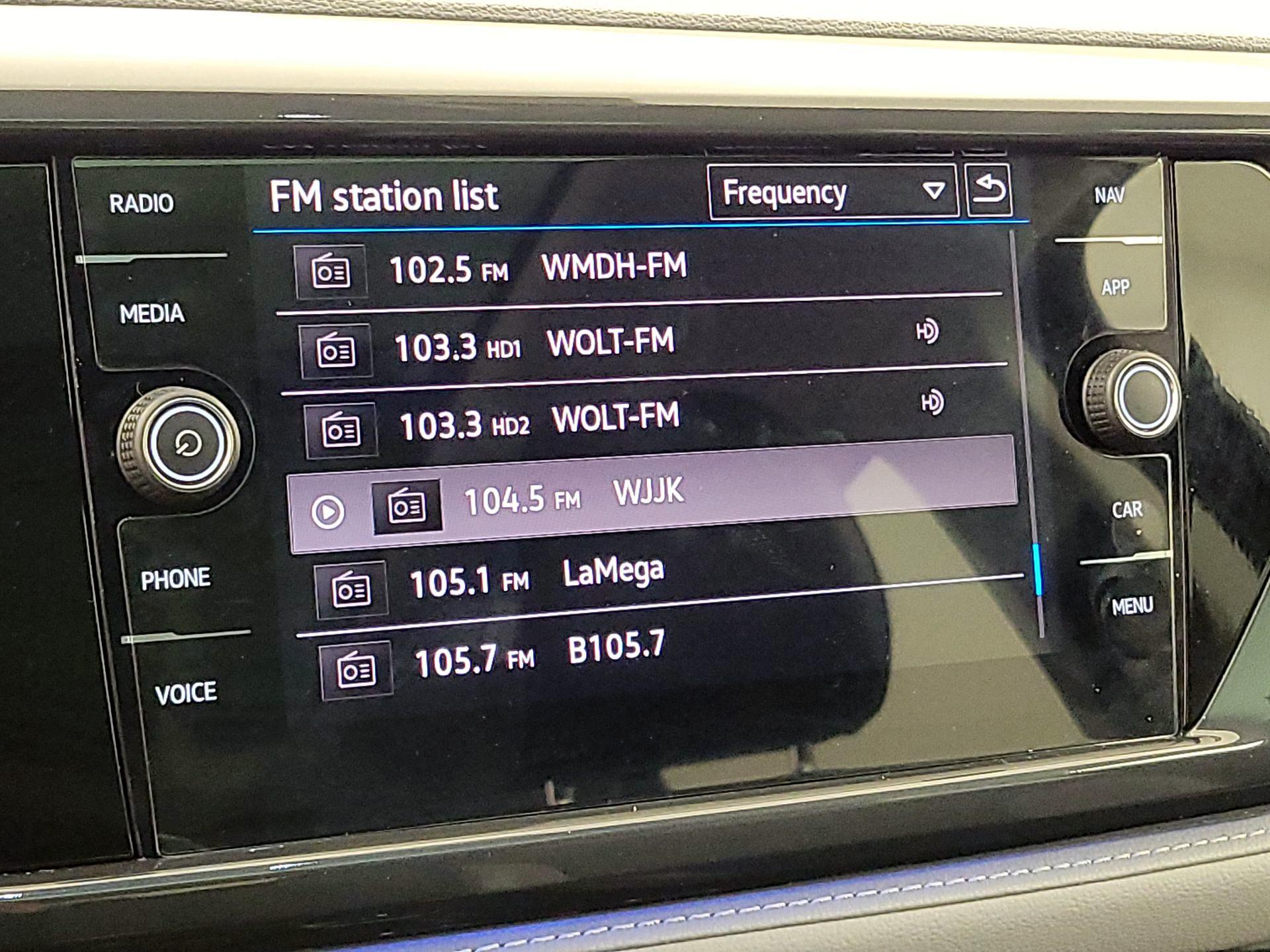 Thumbnail: 2023 Volkswagen Taos - 16