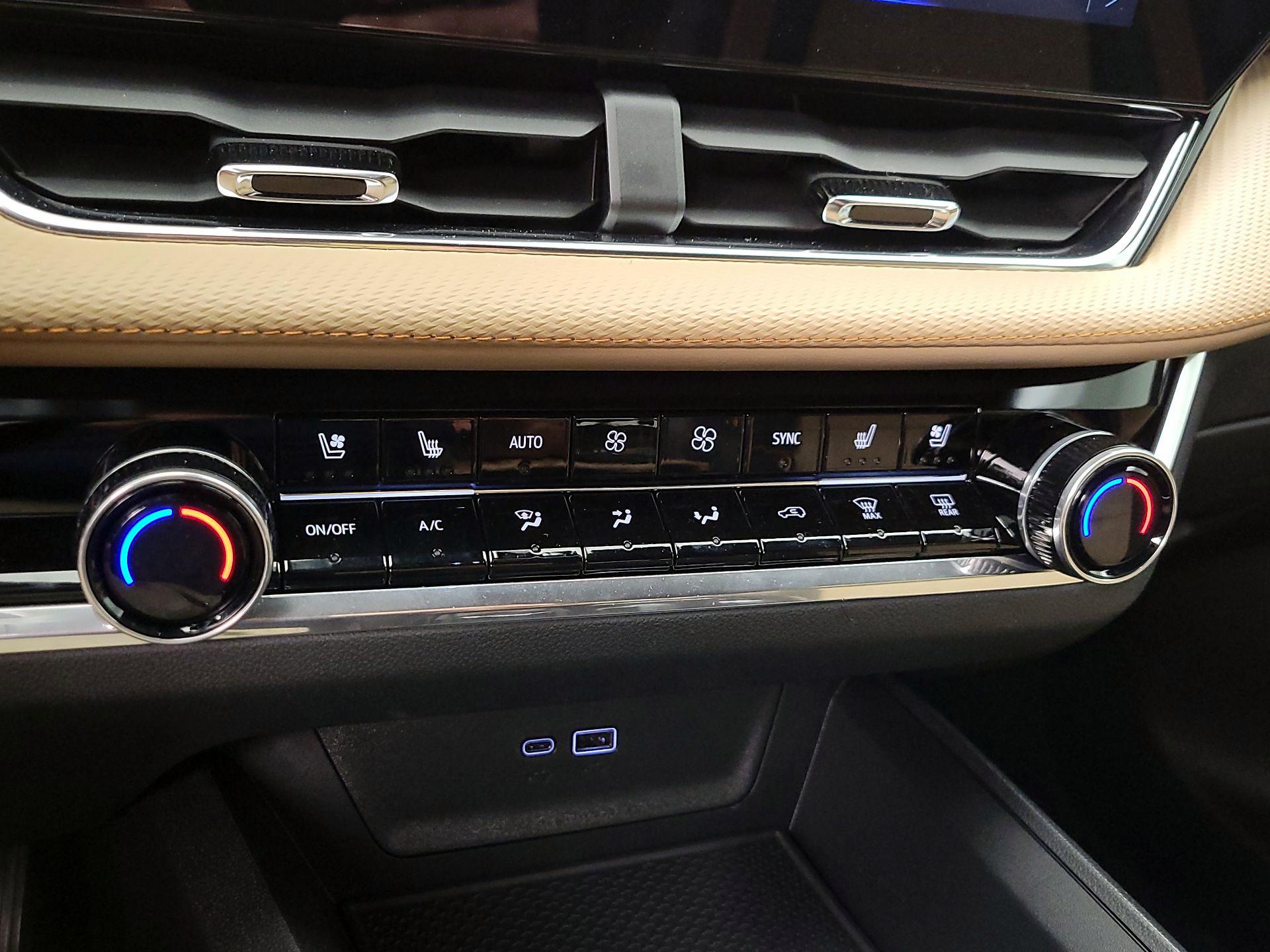 Thumbnail: 2025 Chevrolet Equinox - 16