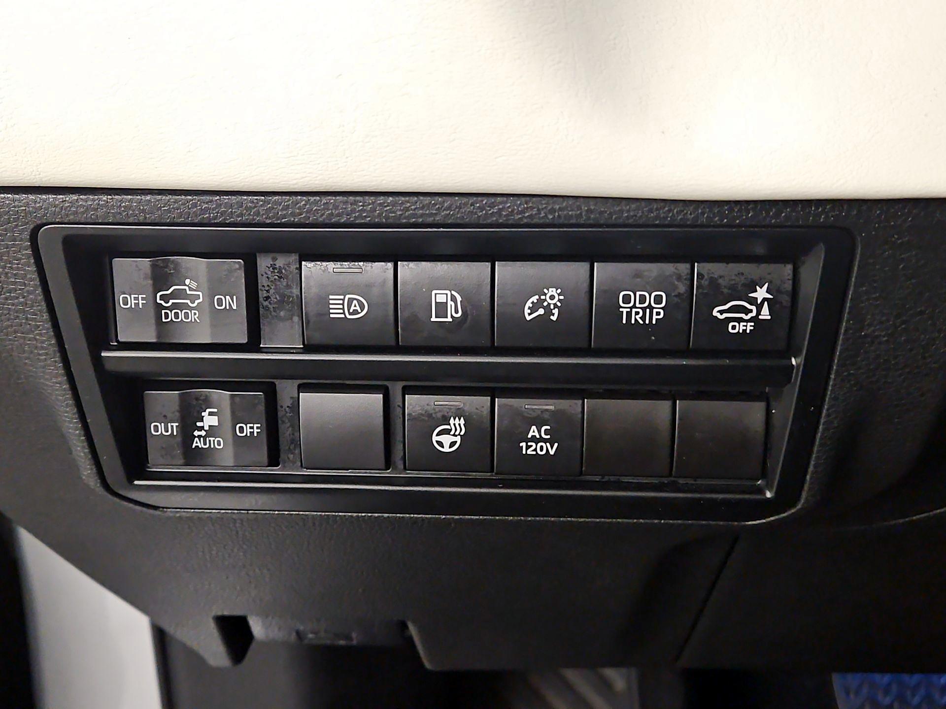 Thumbnail: 2023 Toyota Tundra - 13