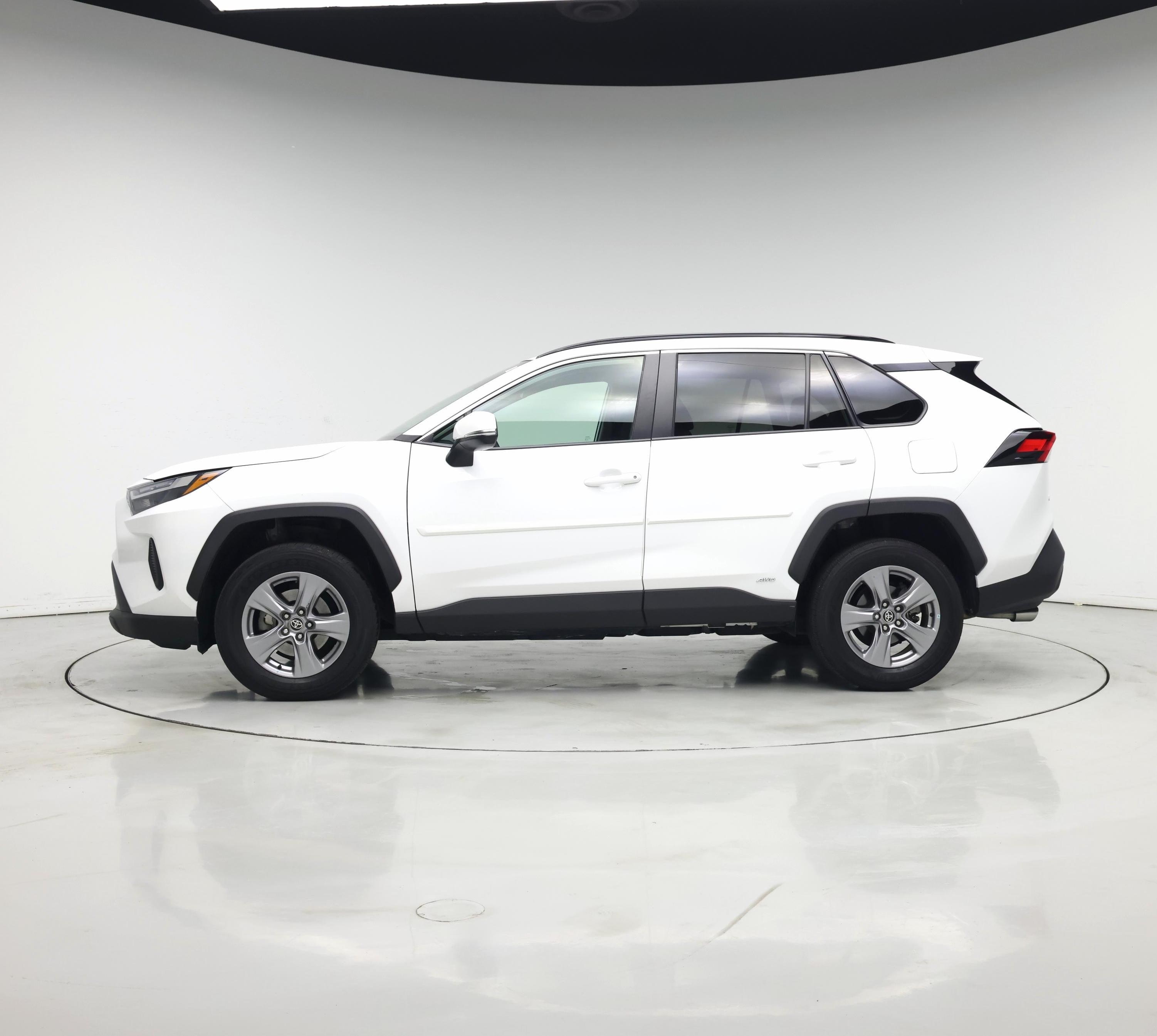 Thumbnail: 2022 Toyota RAV4 - 3