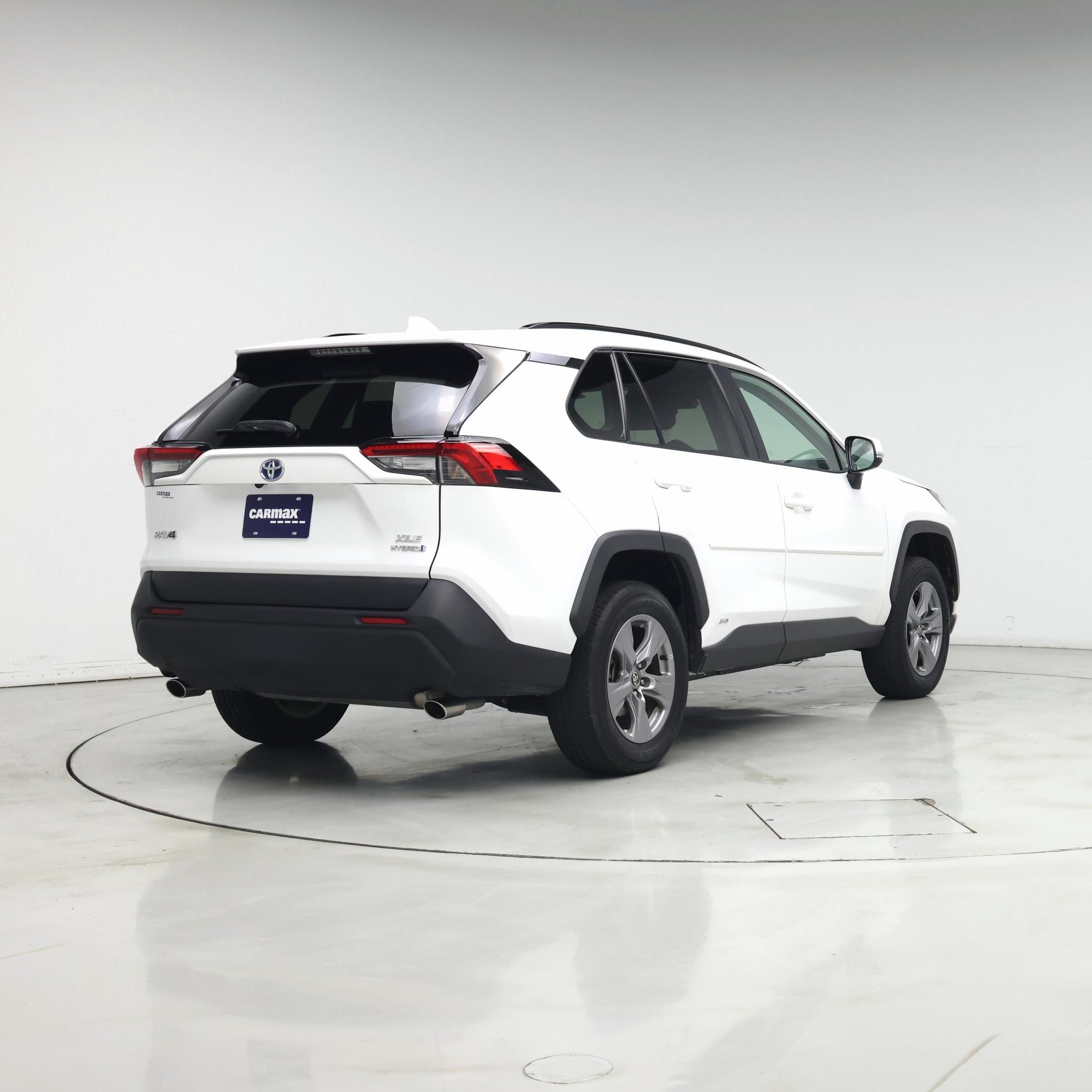 Thumbnail: 2022 Toyota RAV4 - 8