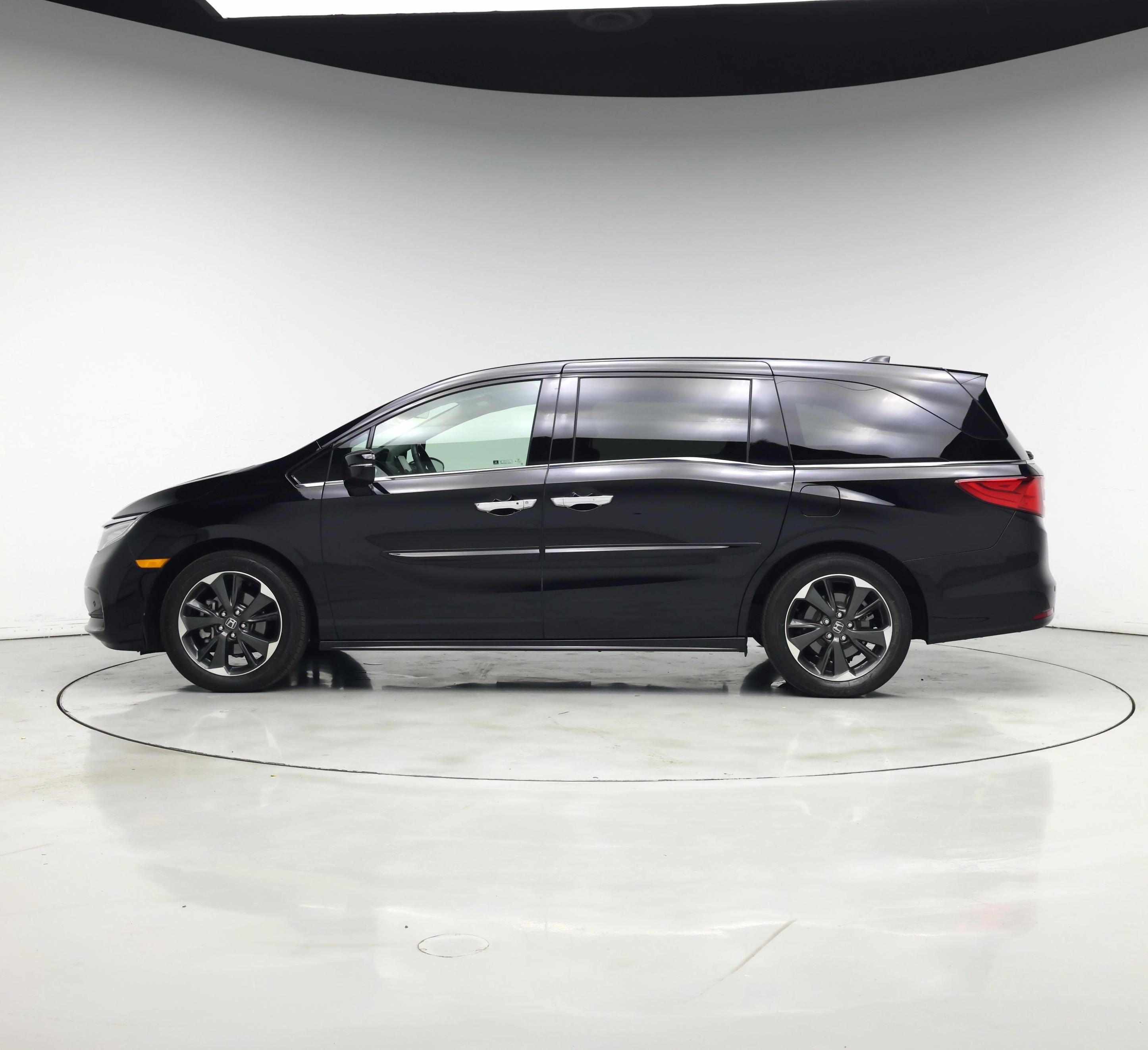 Thumbnail: 2023 Honda Odyssey - 3