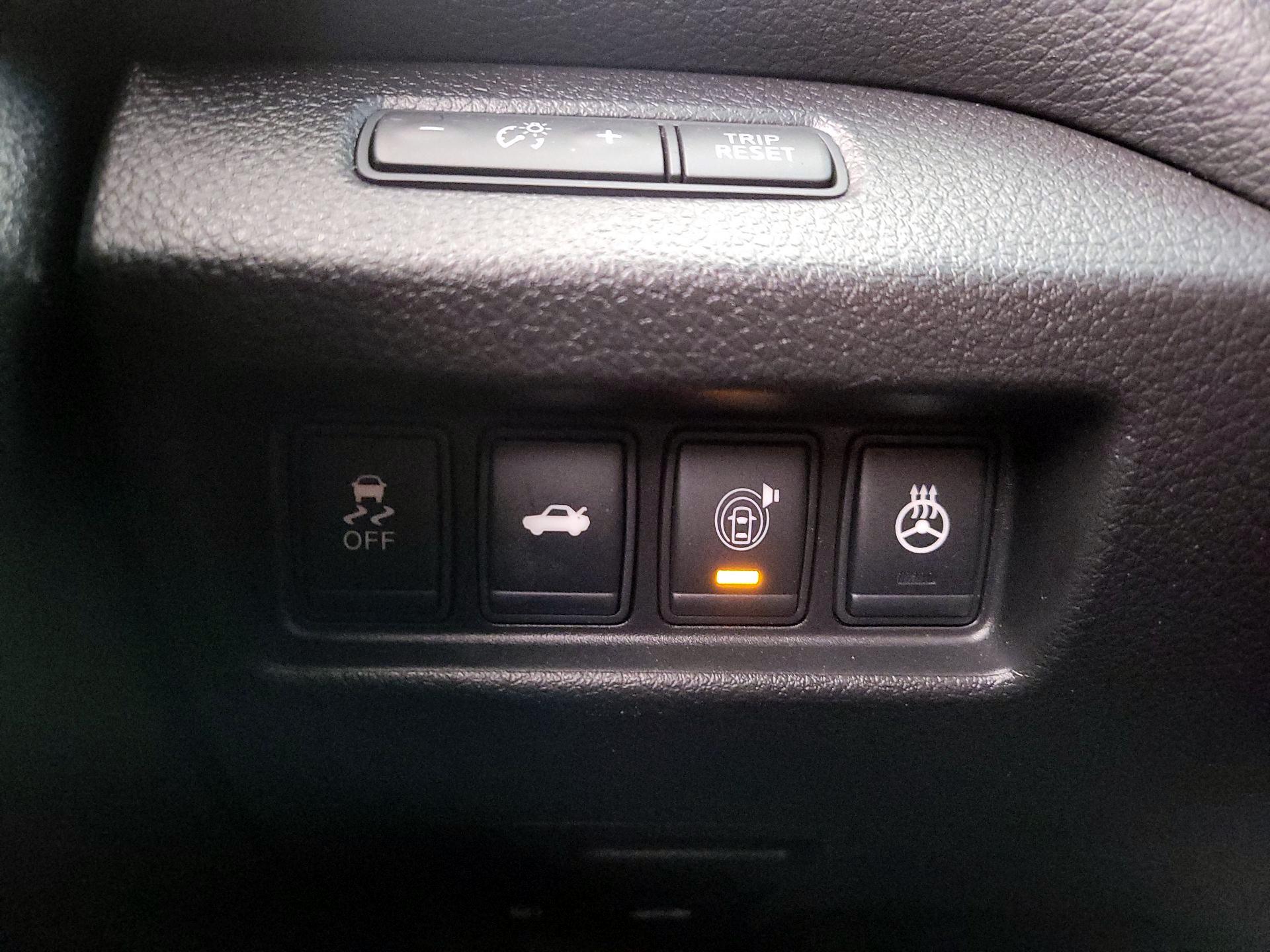 Thumbnail: 2015 Nissan Altima - 13