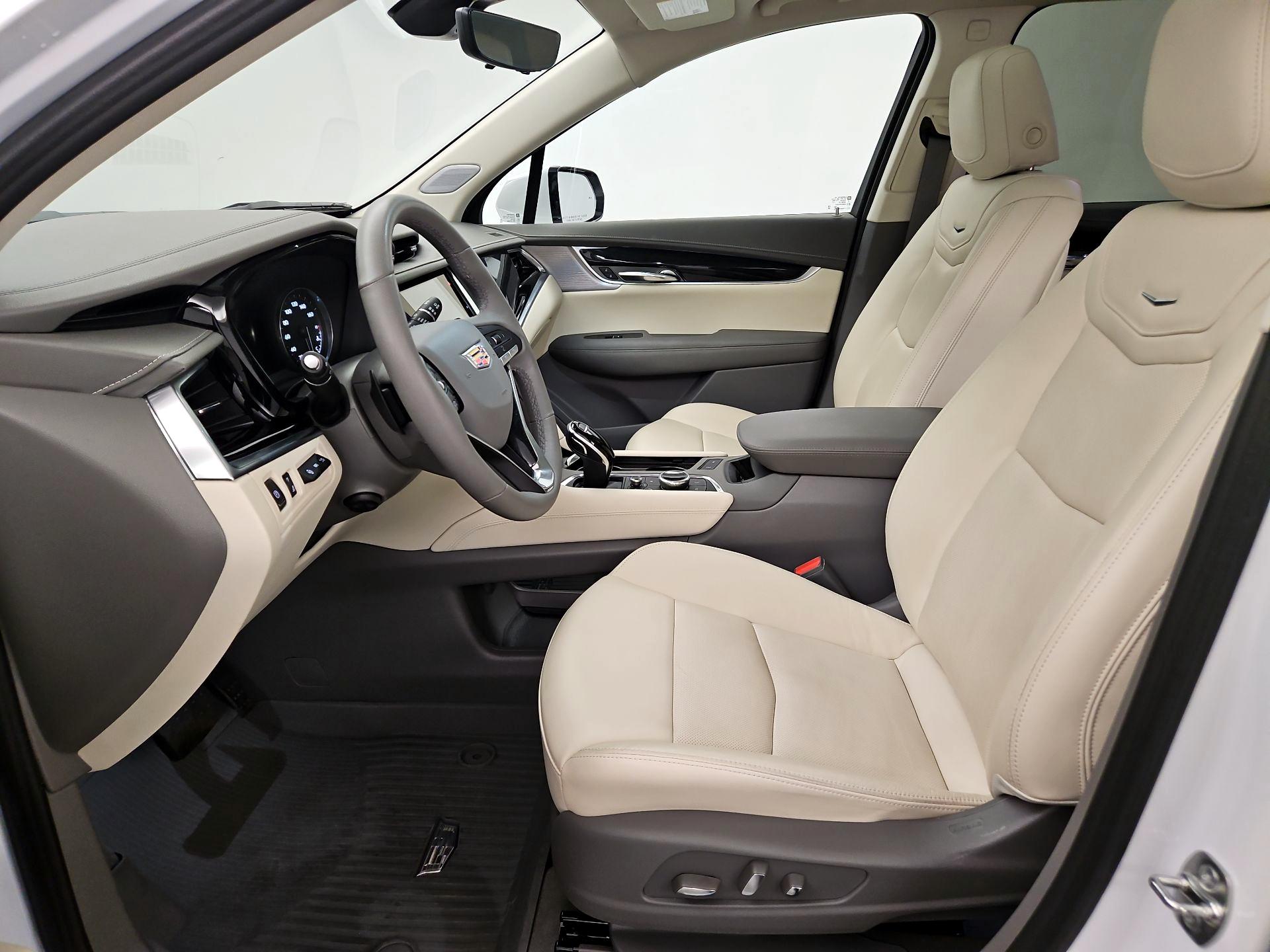 Thumbnail: 2024 Cadillac XT6 - 11