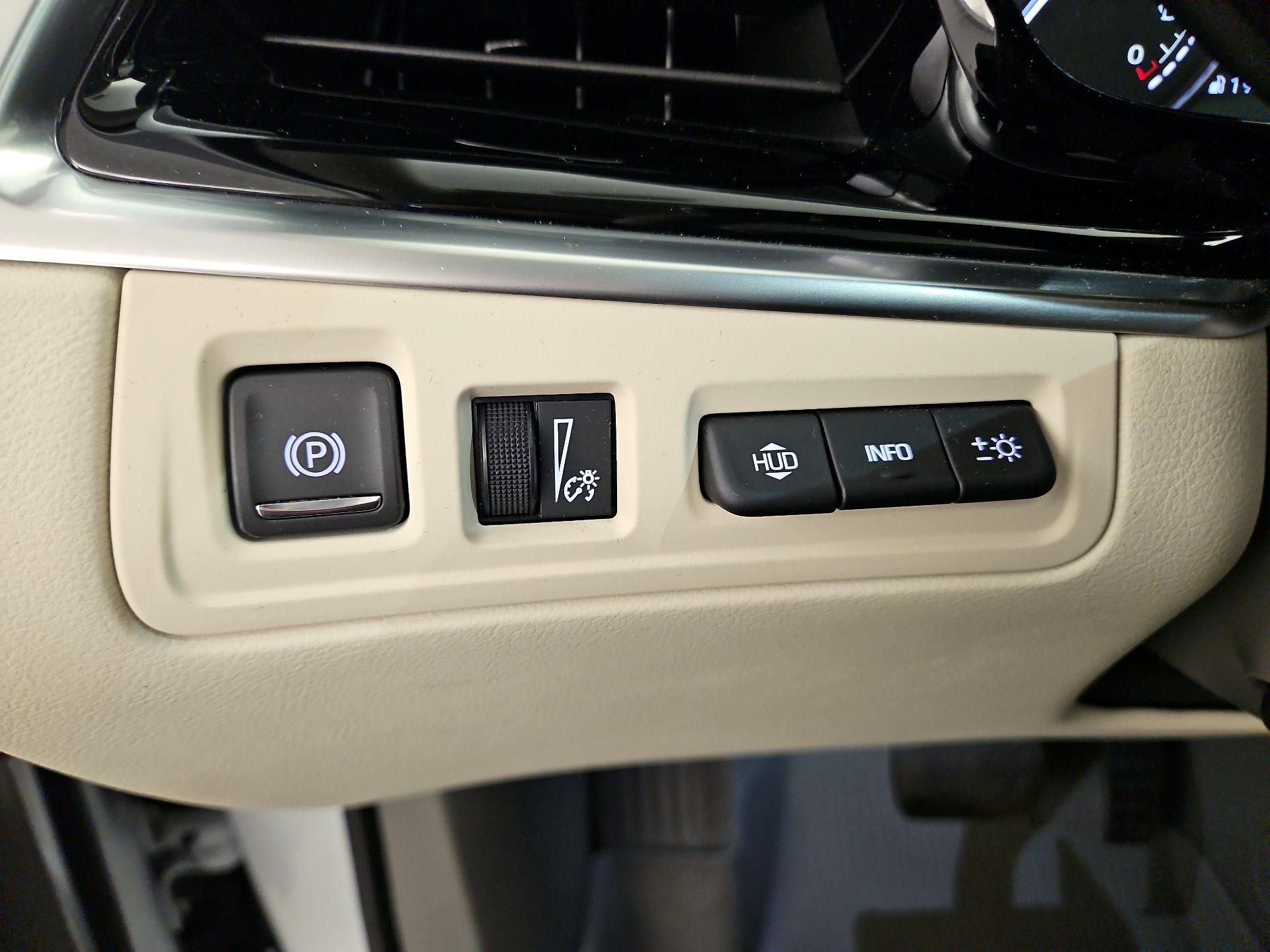 Thumbnail: 2024 Cadillac XT6 - 13