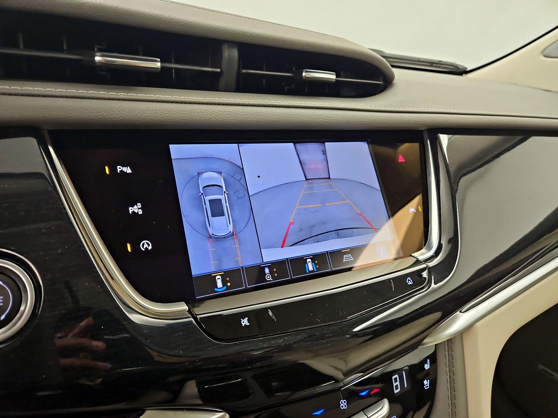 Thumbnail: 2024 Cadillac XT6 - 15