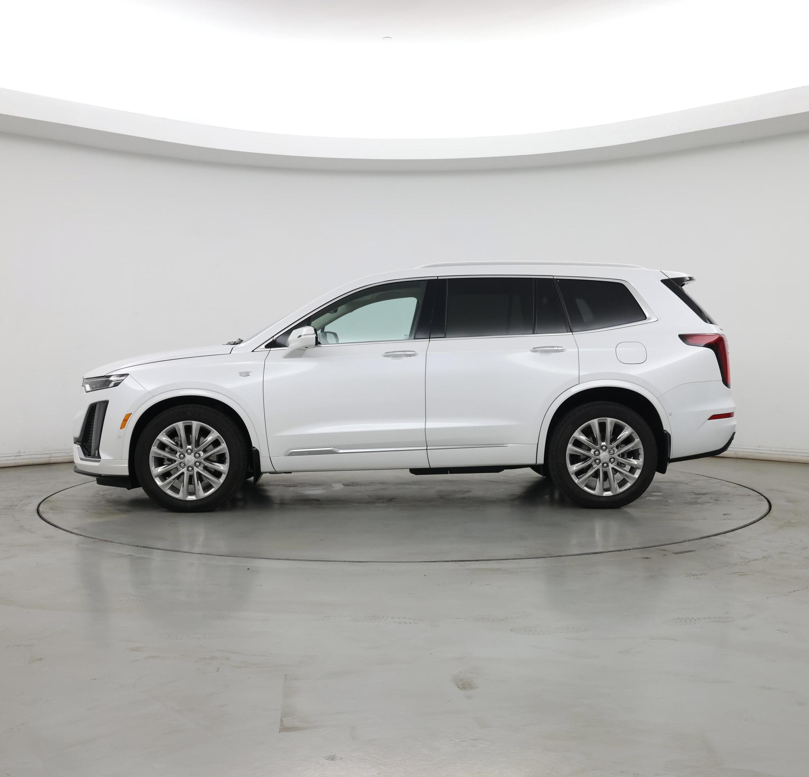 Thumbnail: 2024 Cadillac XT6 - 3