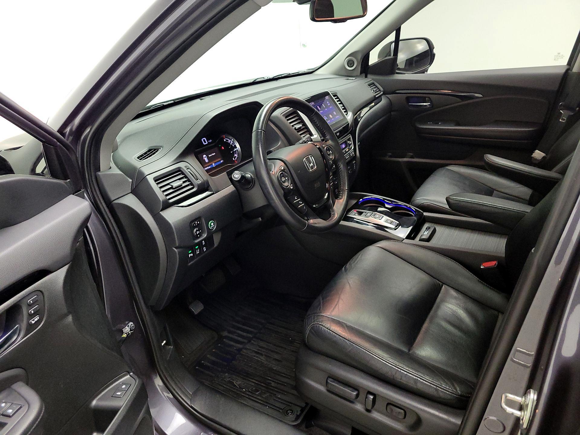 Thumbnail: 2016 Honda Pilot - 11