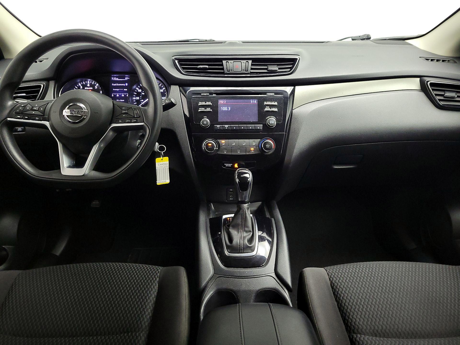 Thumbnail: 2018 Nissan Rogue Sport - 9