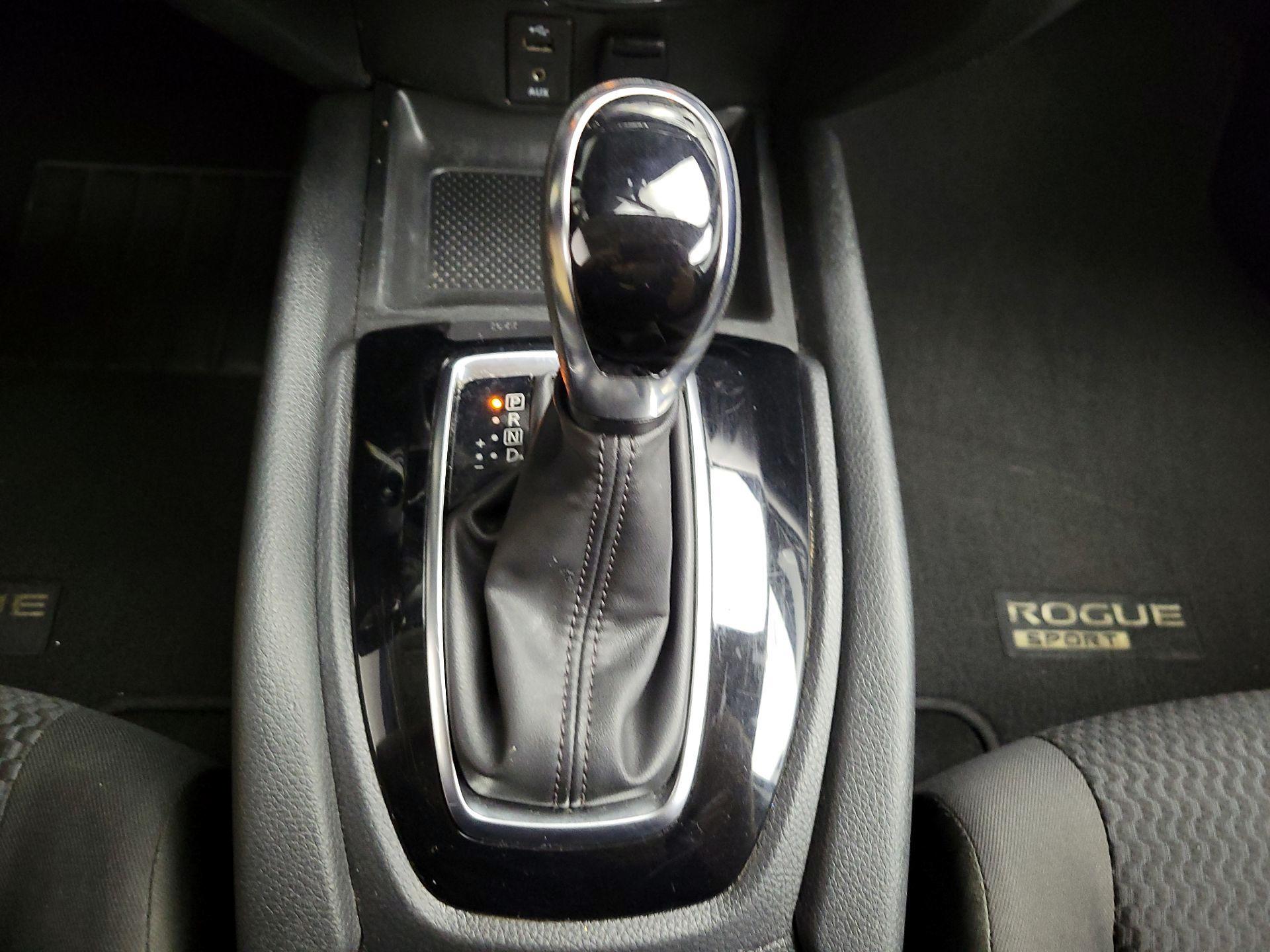 Thumbnail: 2018 Nissan Rogue Sport - 17