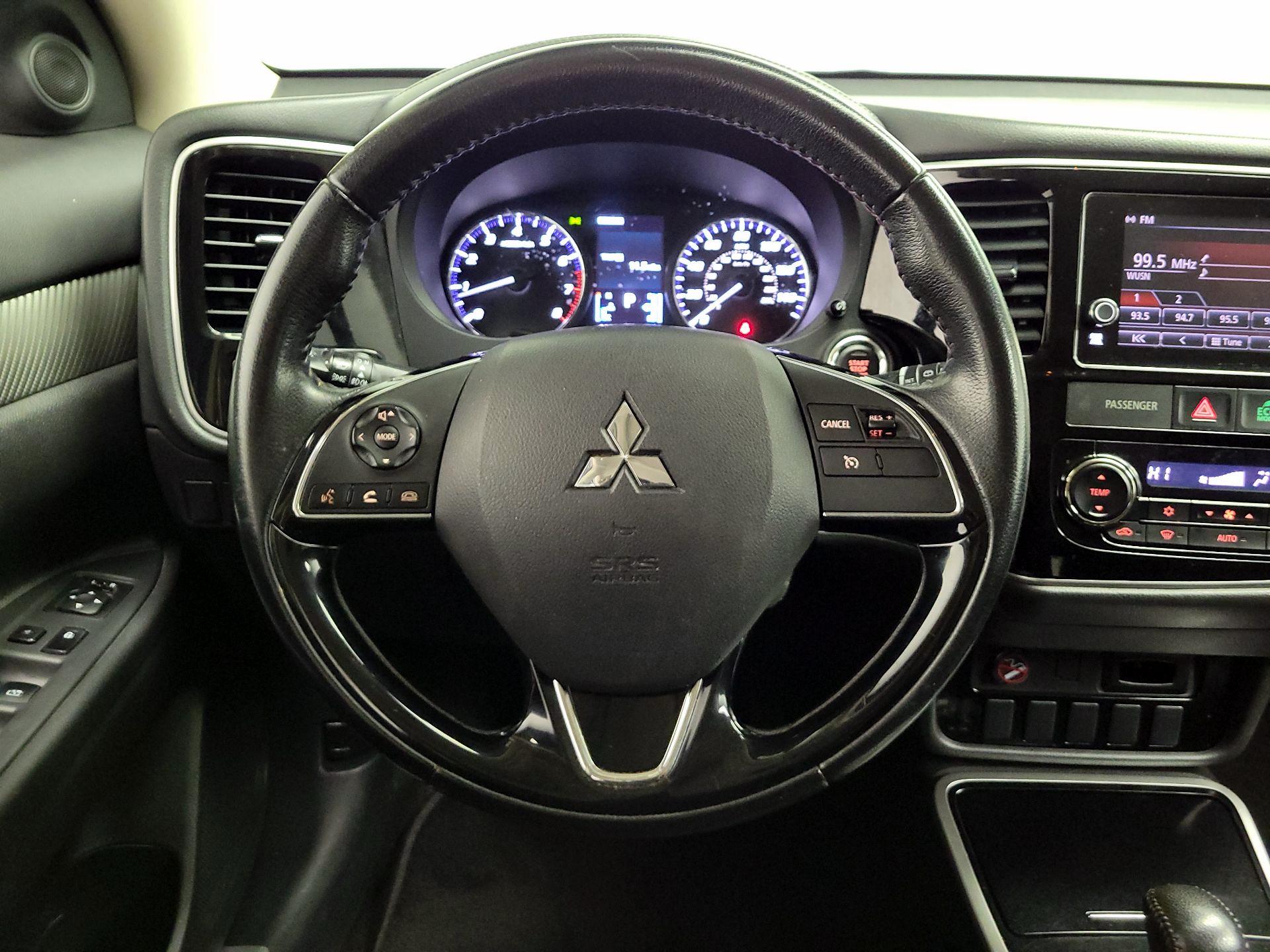 Thumbnail: 2018 Mitsubishi Outlander - 10