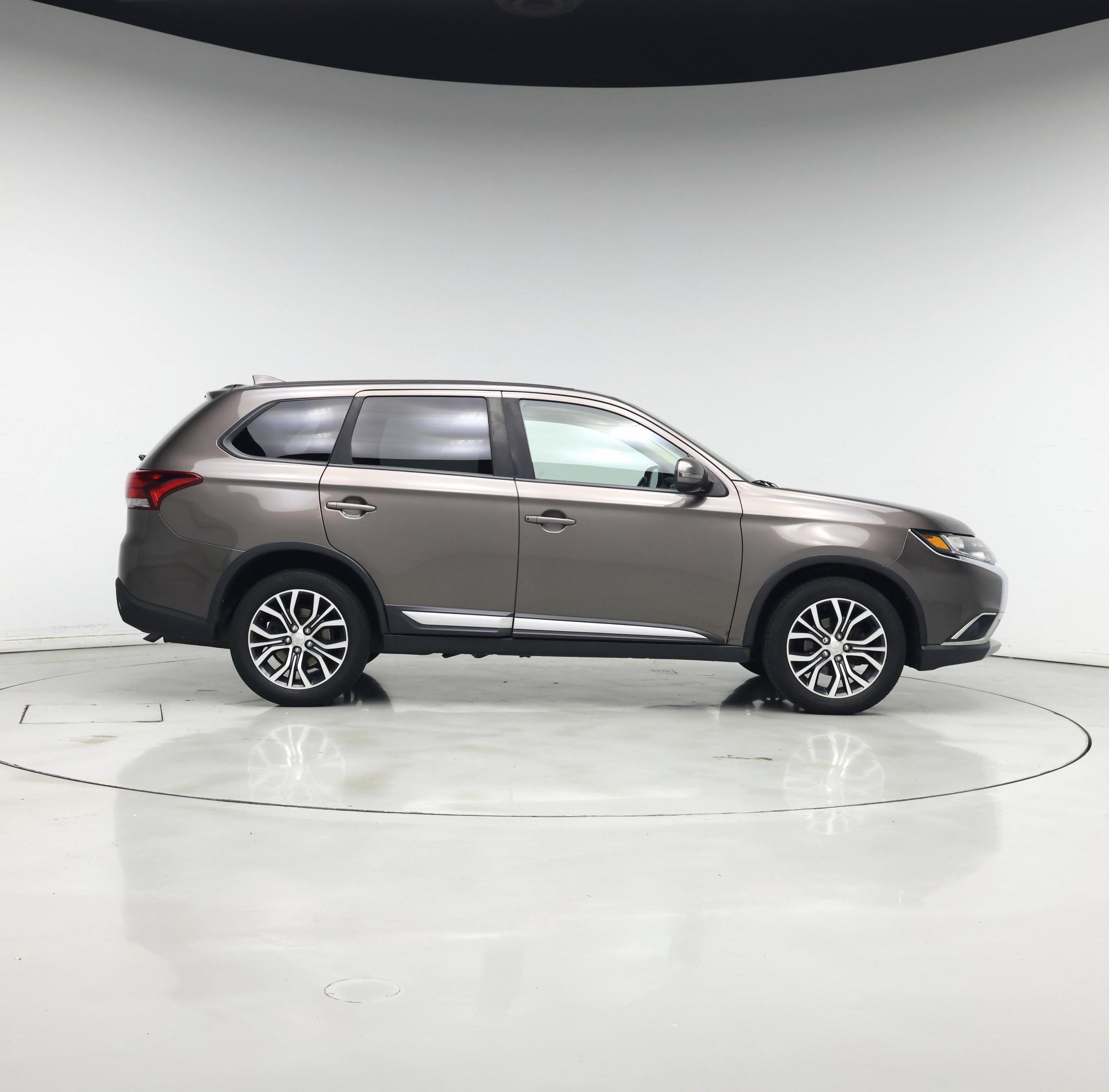 Thumbnail: 2018 Mitsubishi Outlander - 7