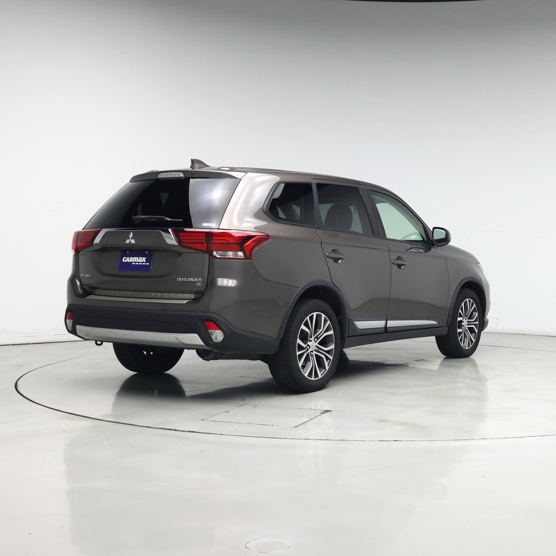 Thumbnail: 2018 Mitsubishi Outlander - 8