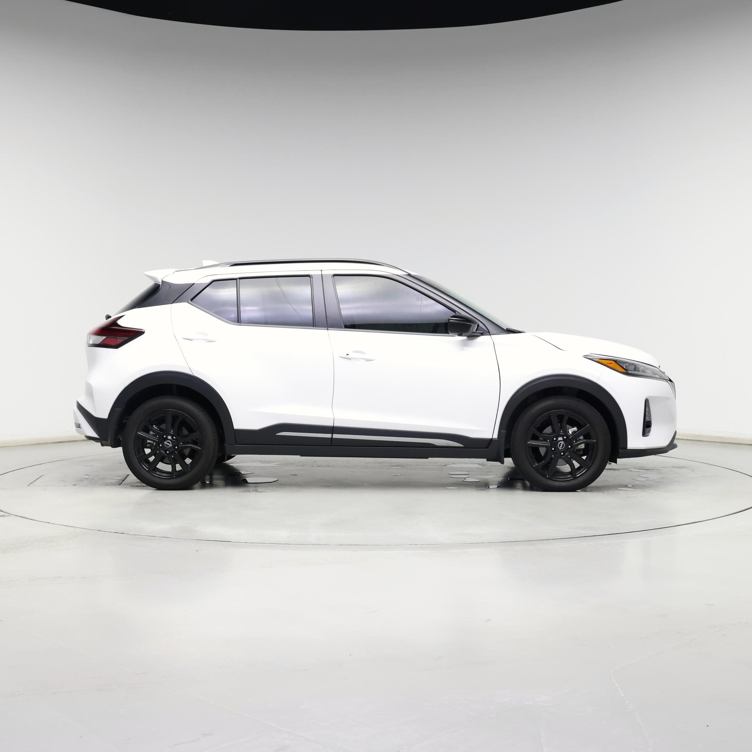 Thumbnail: 2024 Nissan Kicks - 7