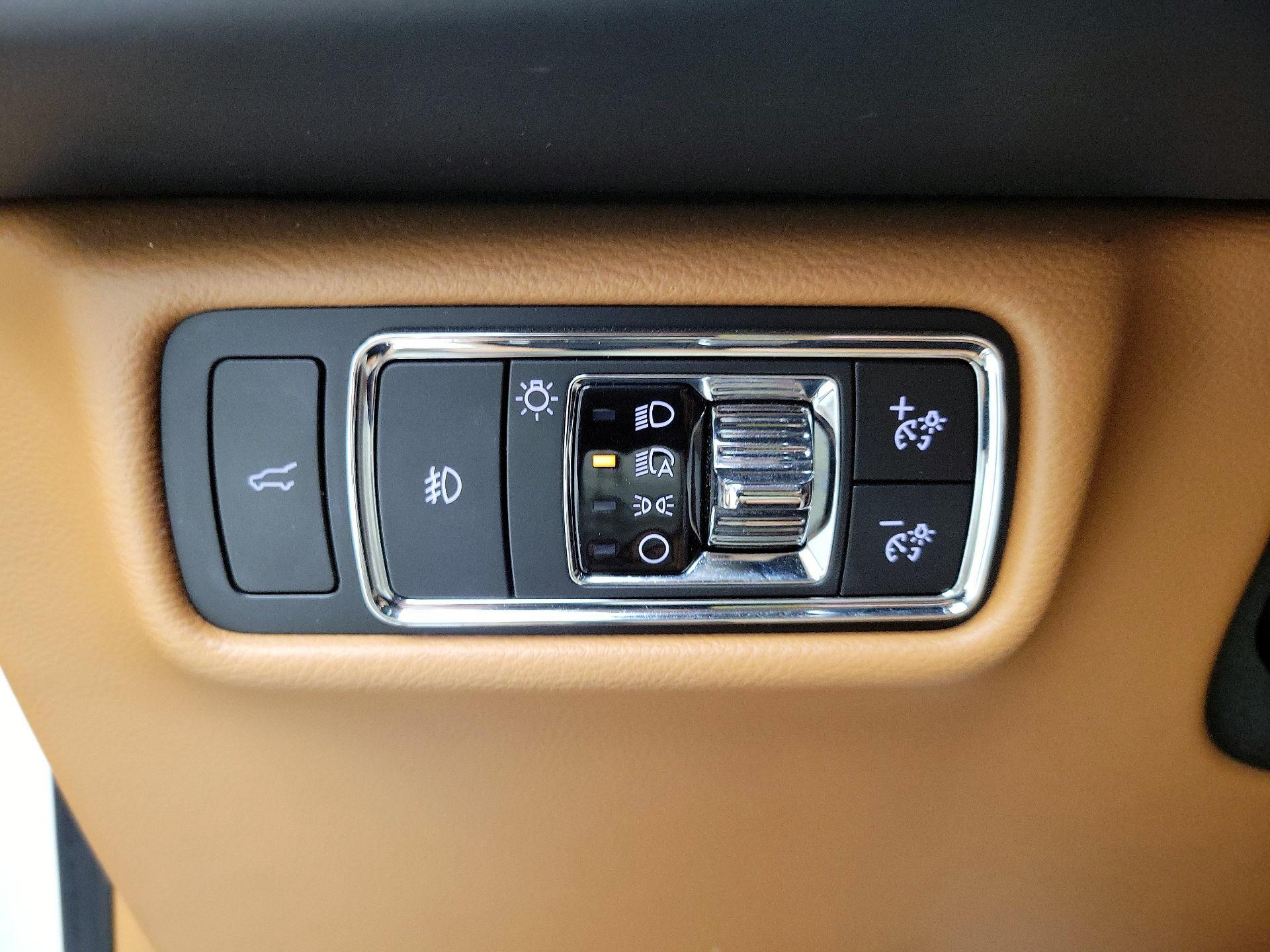 Thumbnail: 2023 Lincoln Aviator - 13