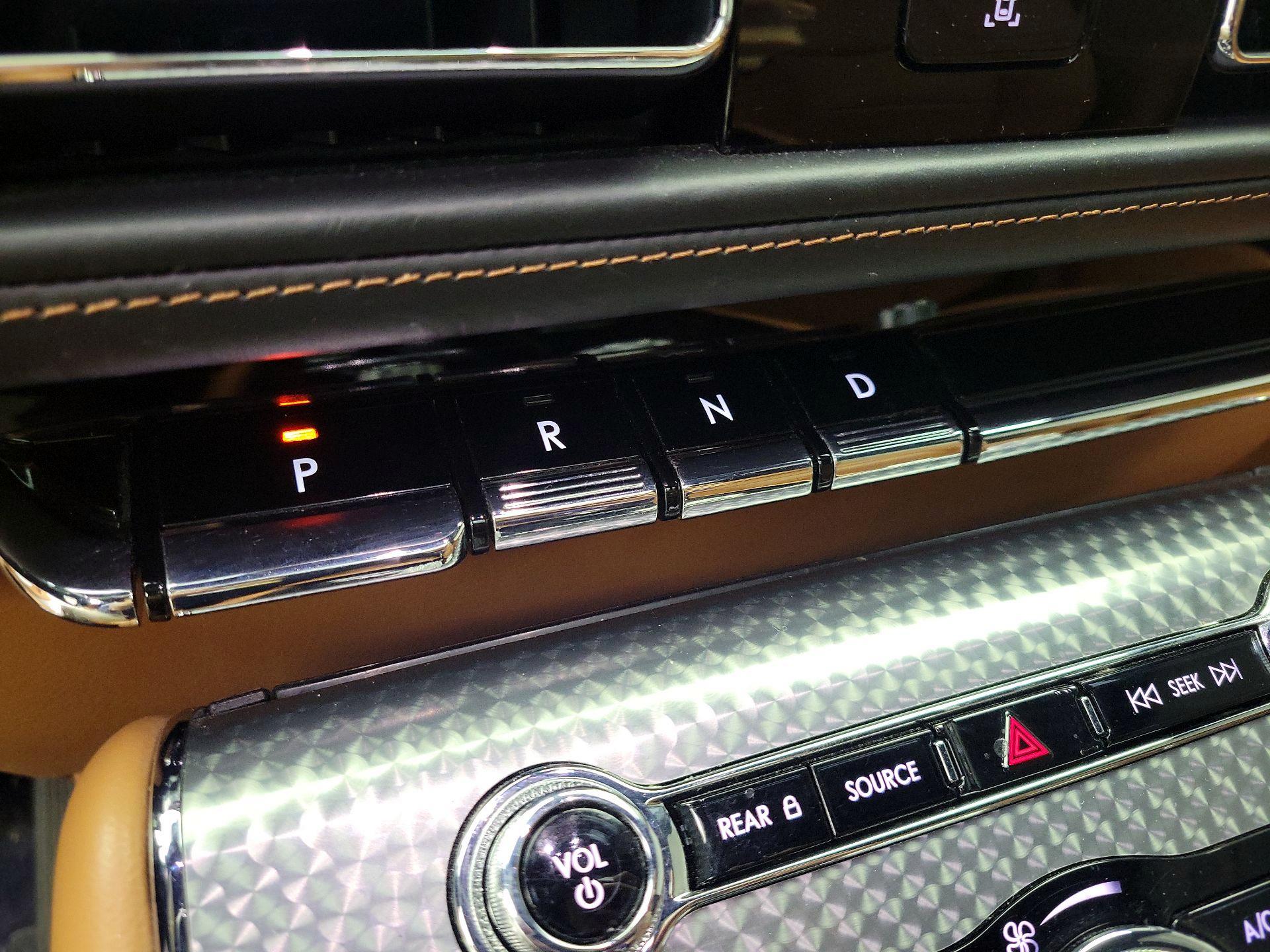 Thumbnail: 2023 Lincoln Aviator - 18