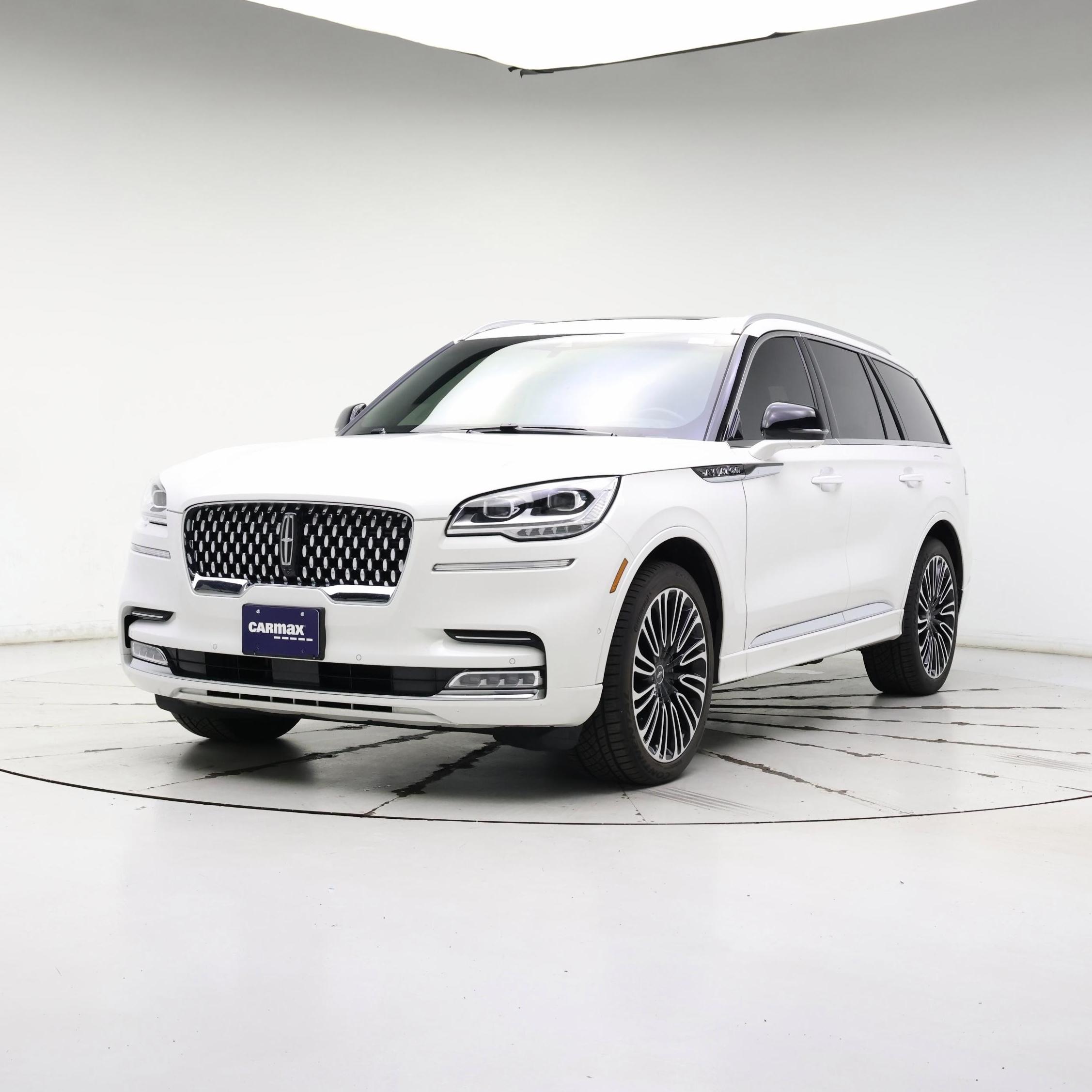 Thumbnail: 2023 Lincoln Aviator - 4