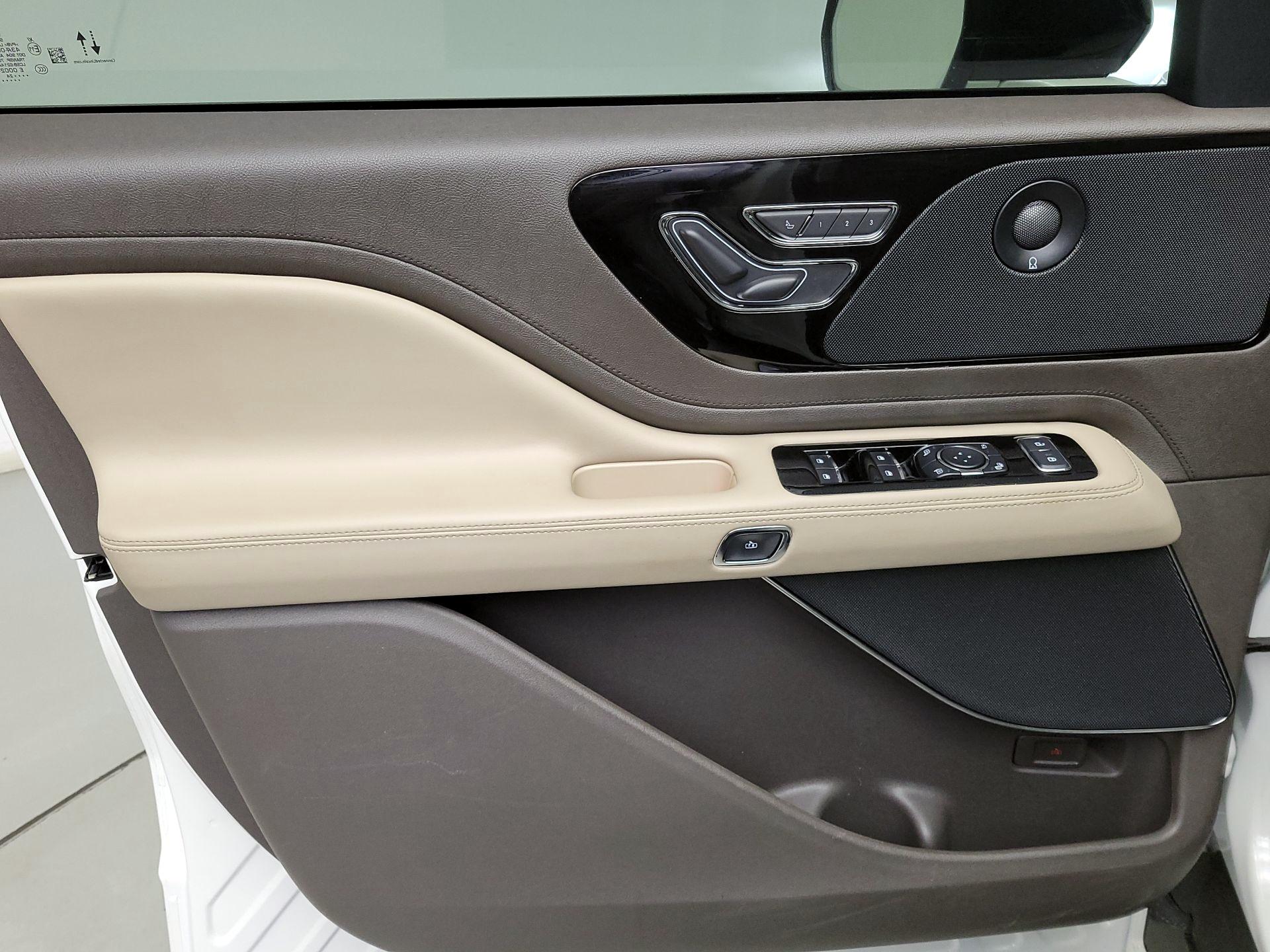 Thumbnail: 2024 Lincoln Aviator - 12