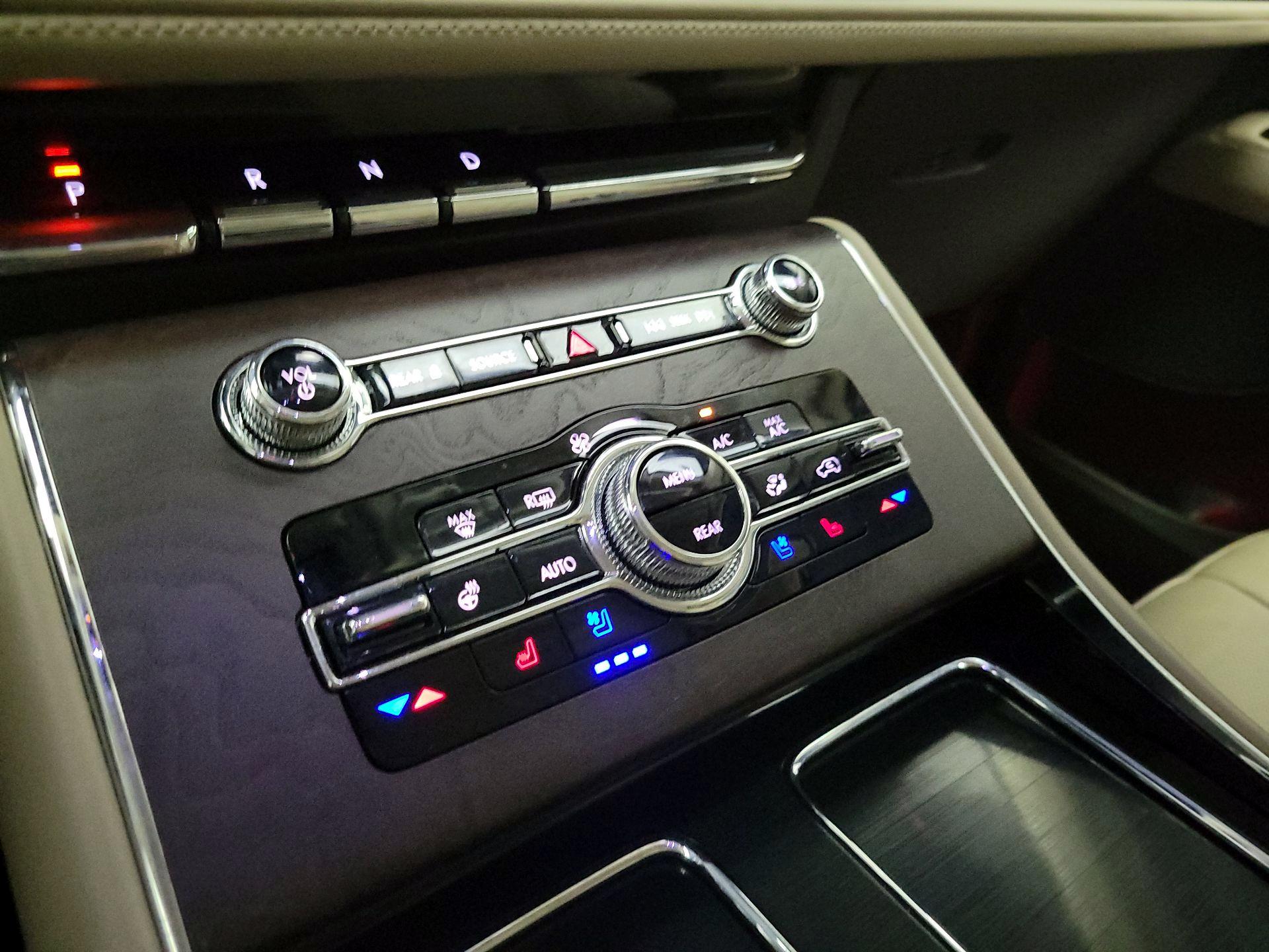 Thumbnail: 2024 Lincoln Aviator - 17