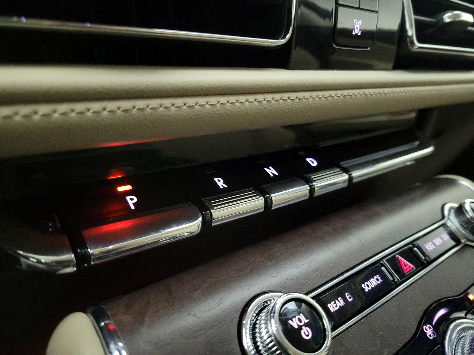 Thumbnail: 2024 Lincoln Aviator - 18