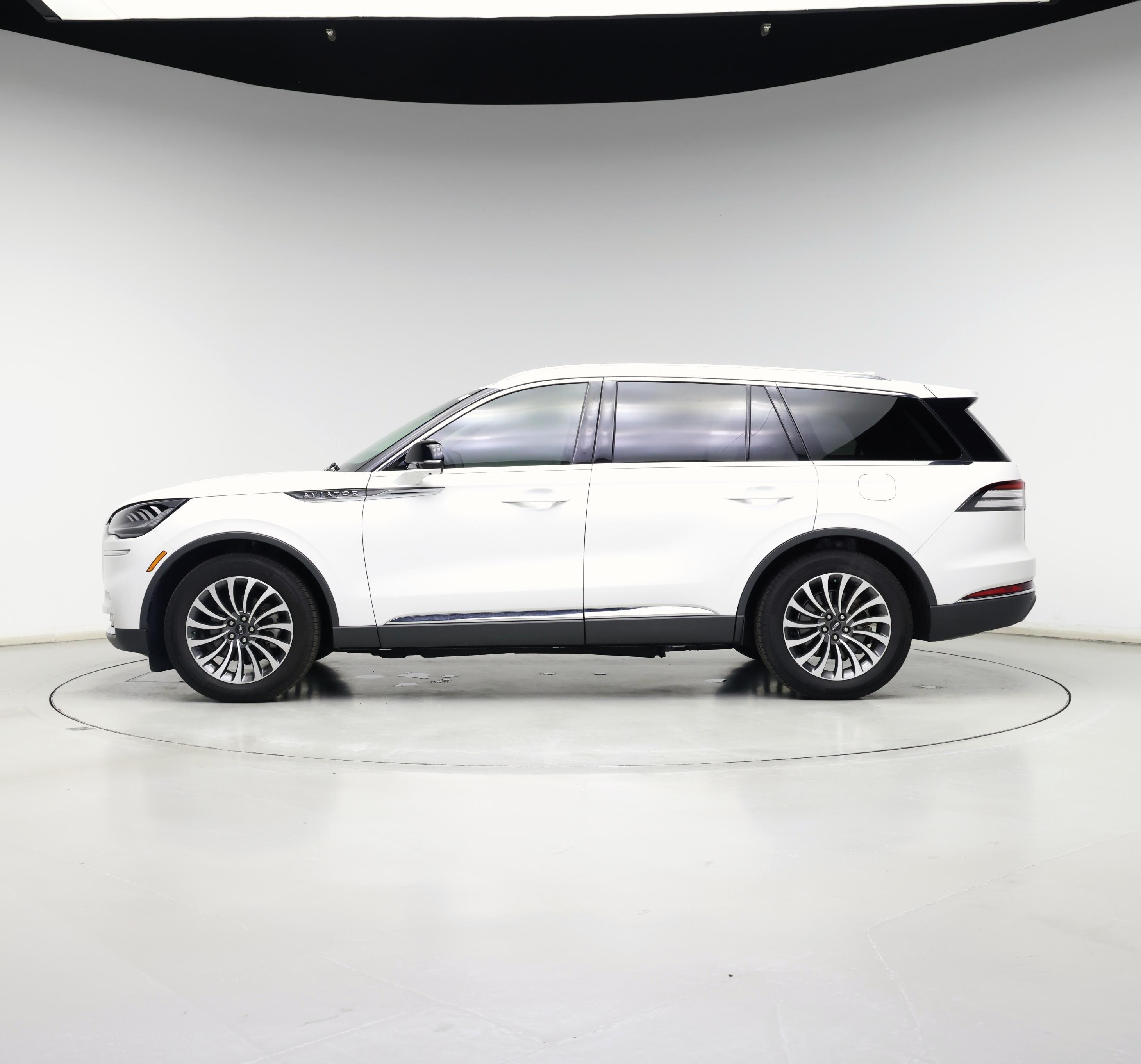 Thumbnail: 2024 Lincoln Aviator - 3