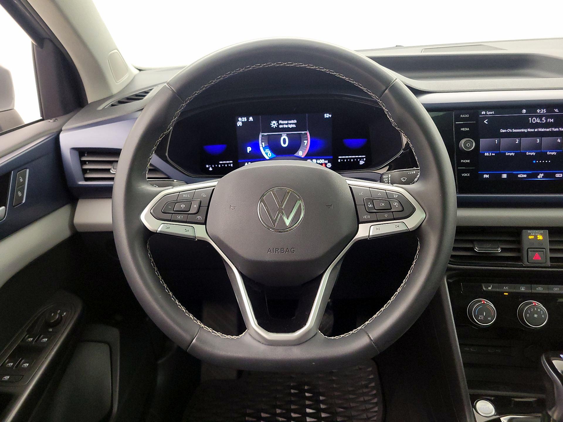 Thumbnail: 2023 Volkswagen Taos - 10