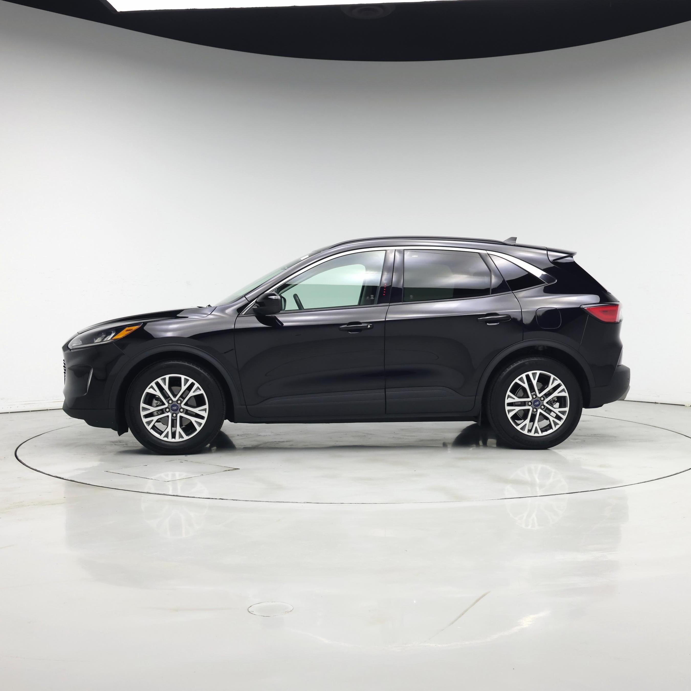 Thumbnail: 2021 Ford Escape - 3