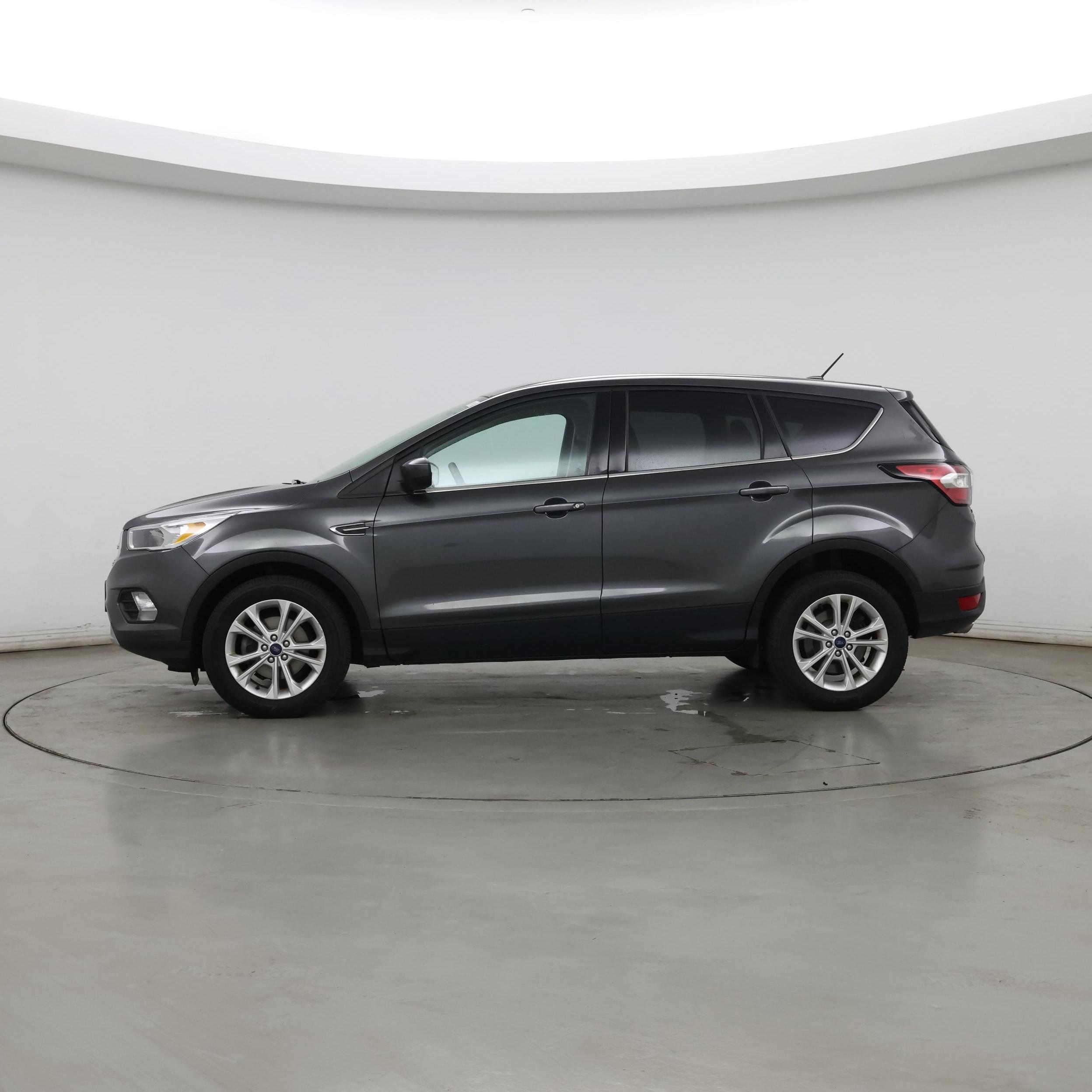 Thumbnail: 2017 Ford Escape - 3