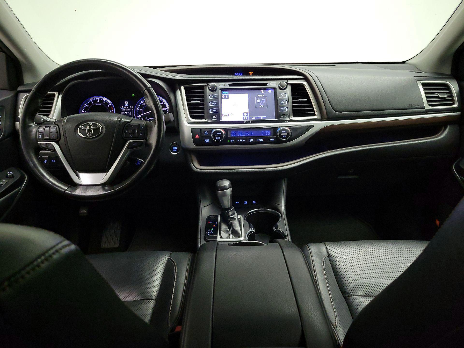 Thumbnail: 2014 Toyota Highlander - 9
