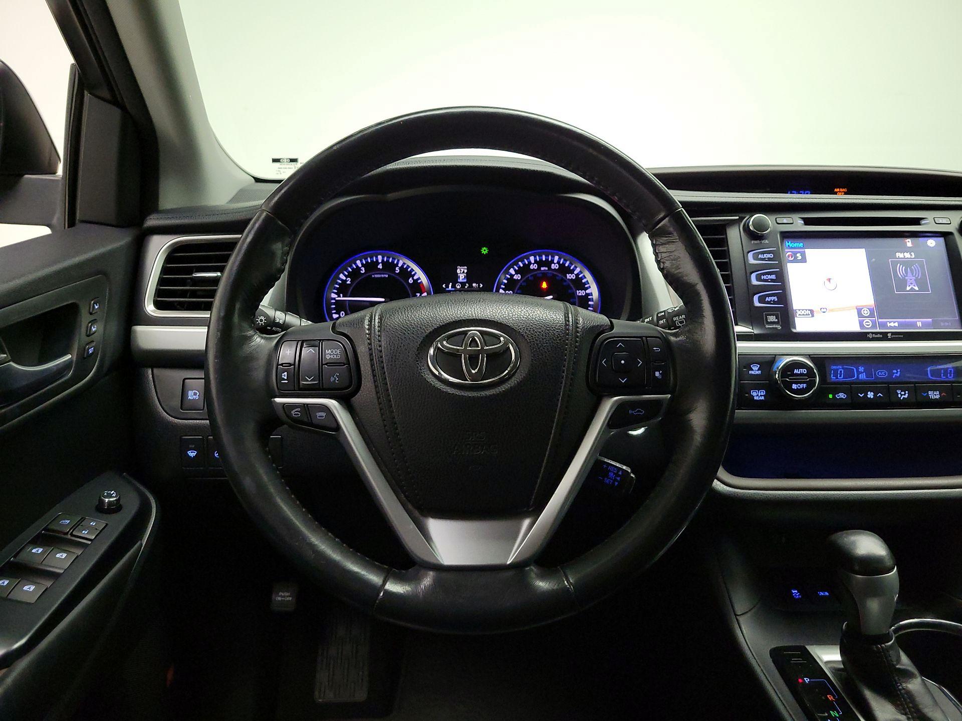 Thumbnail: 2014 Toyota Highlander - 10
