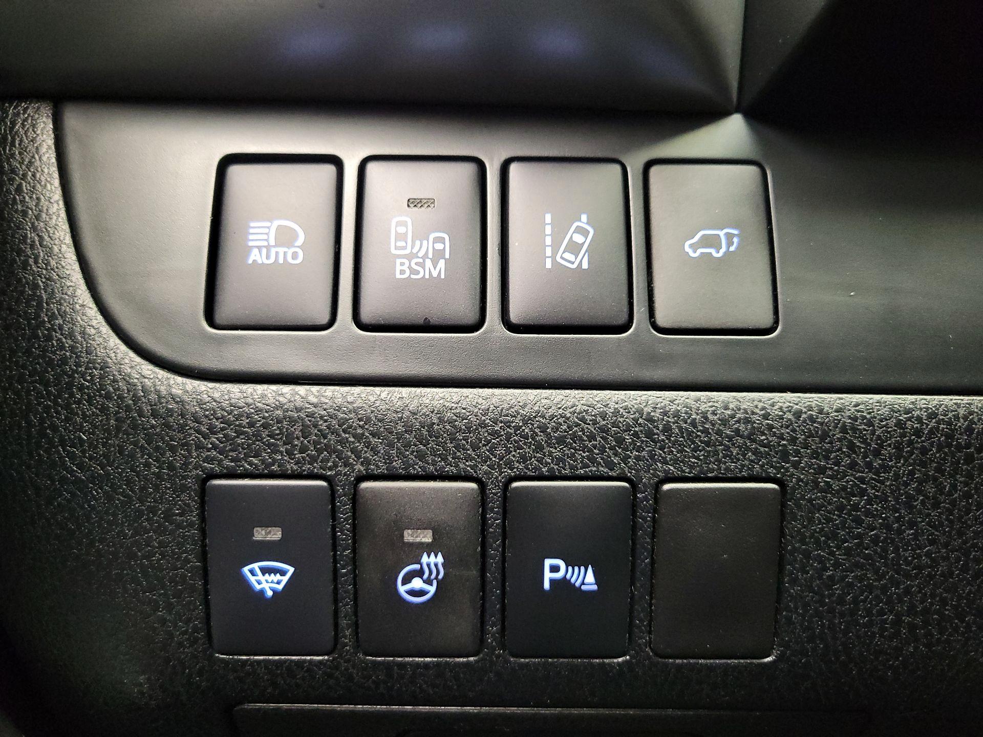 Thumbnail: 2014 Toyota Highlander - 13