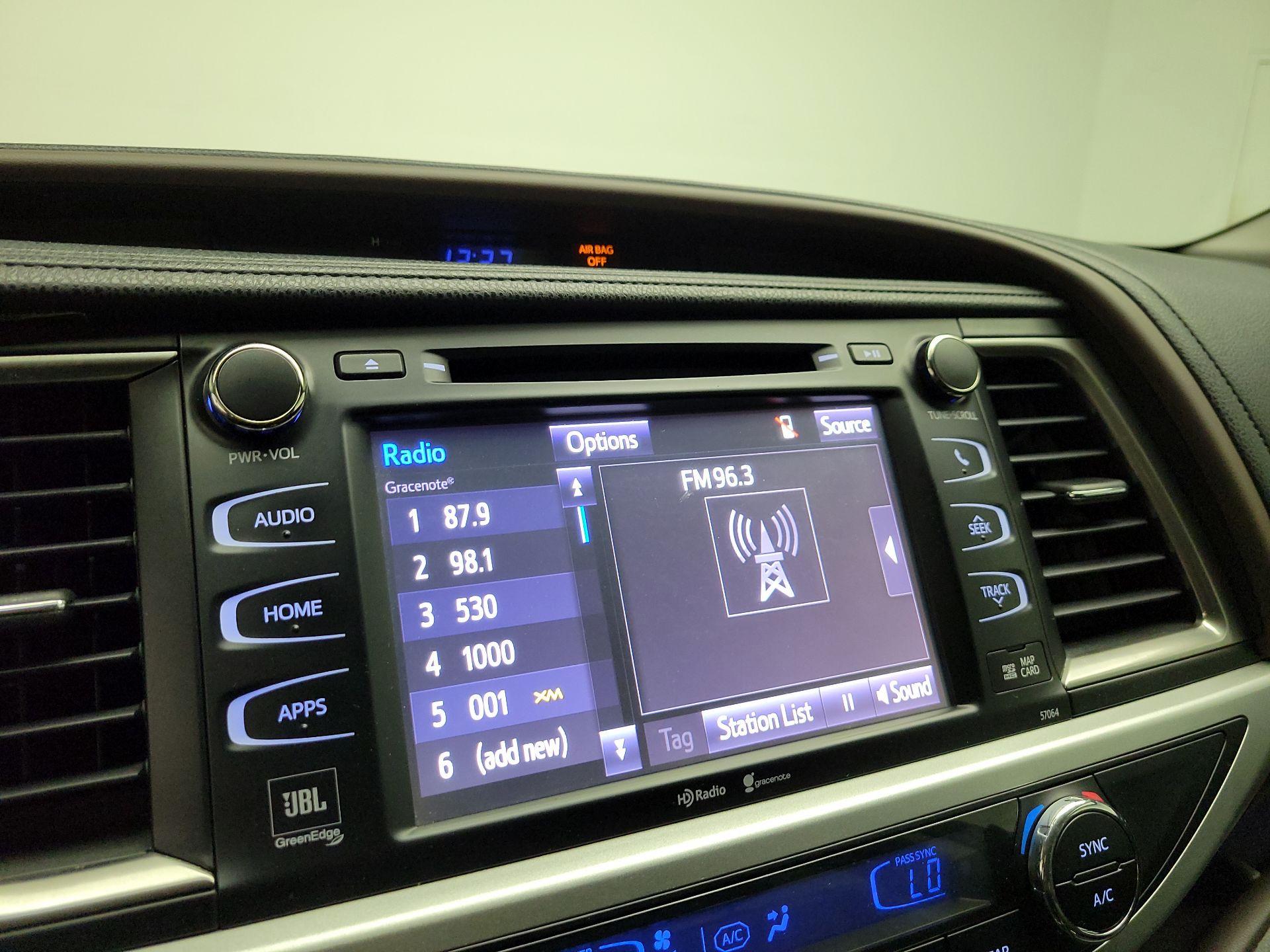Thumbnail: 2014 Toyota Highlander - 16