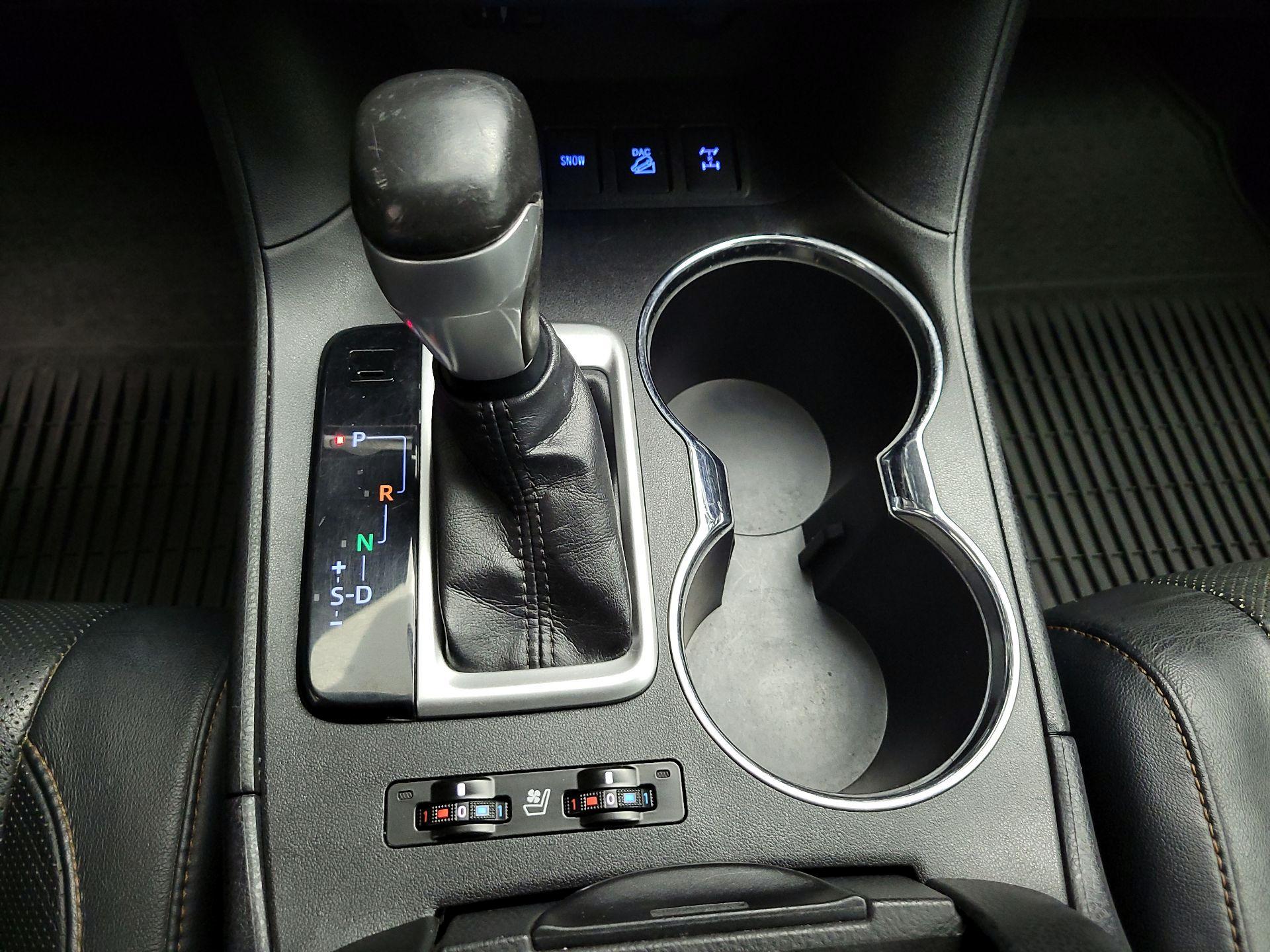 Thumbnail: 2014 Toyota Highlander - 18