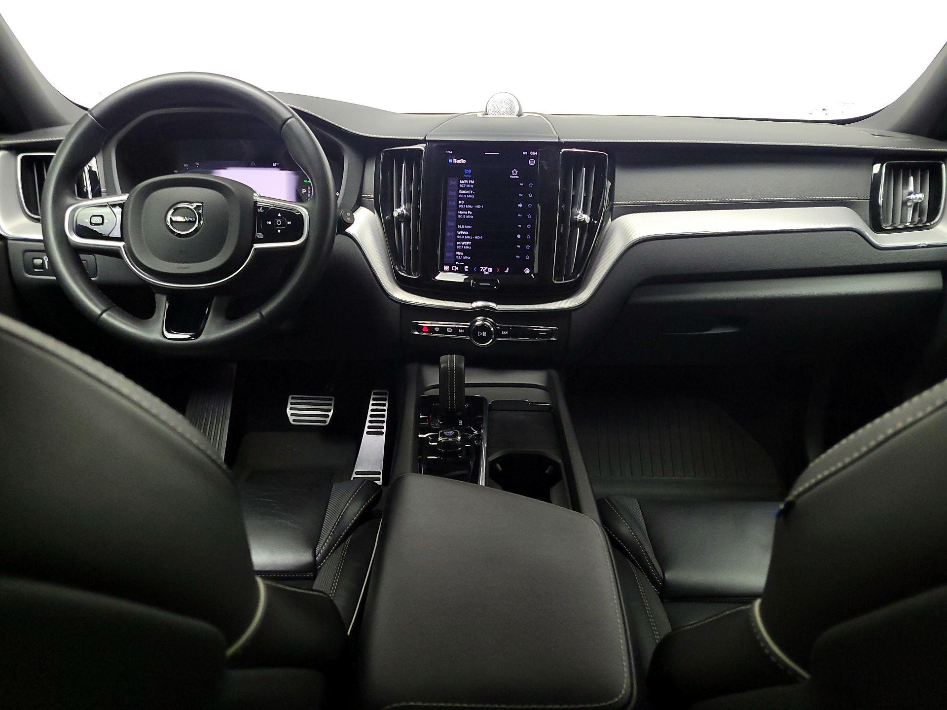 Thumbnail: 2022 Volvo XC60 - 9