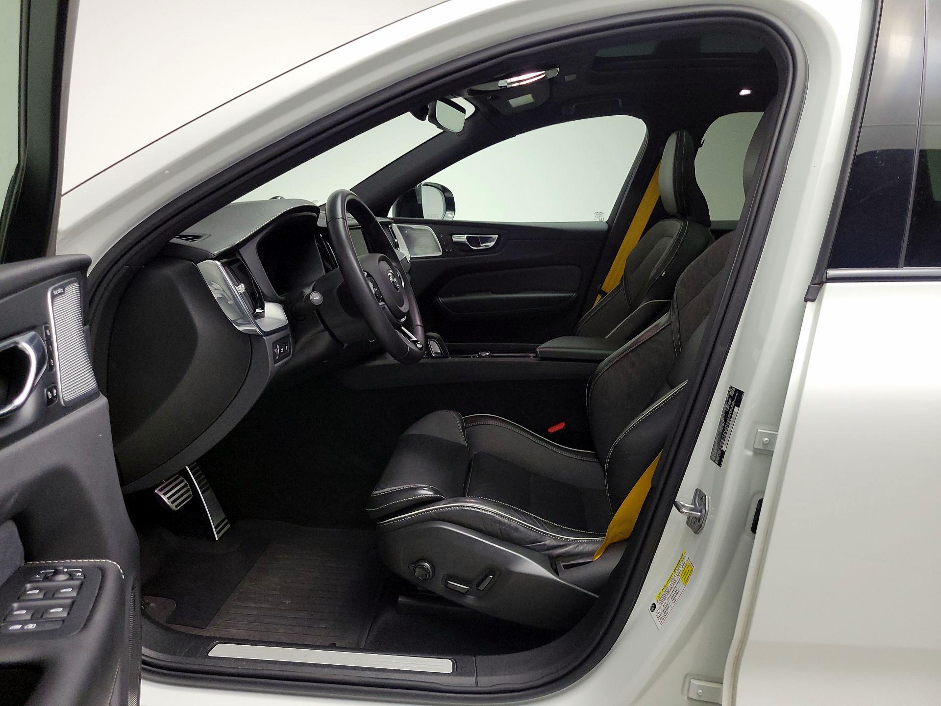 Thumbnail: 2022 Volvo XC60 - 11