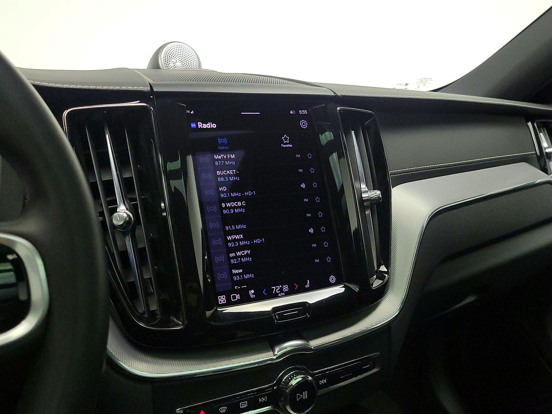 Thumbnail: 2022 Volvo XC60 - 15