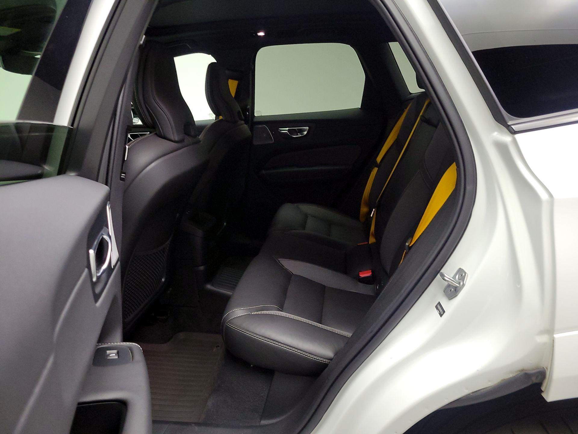 Thumbnail: 2022 Volvo XC60 - 20