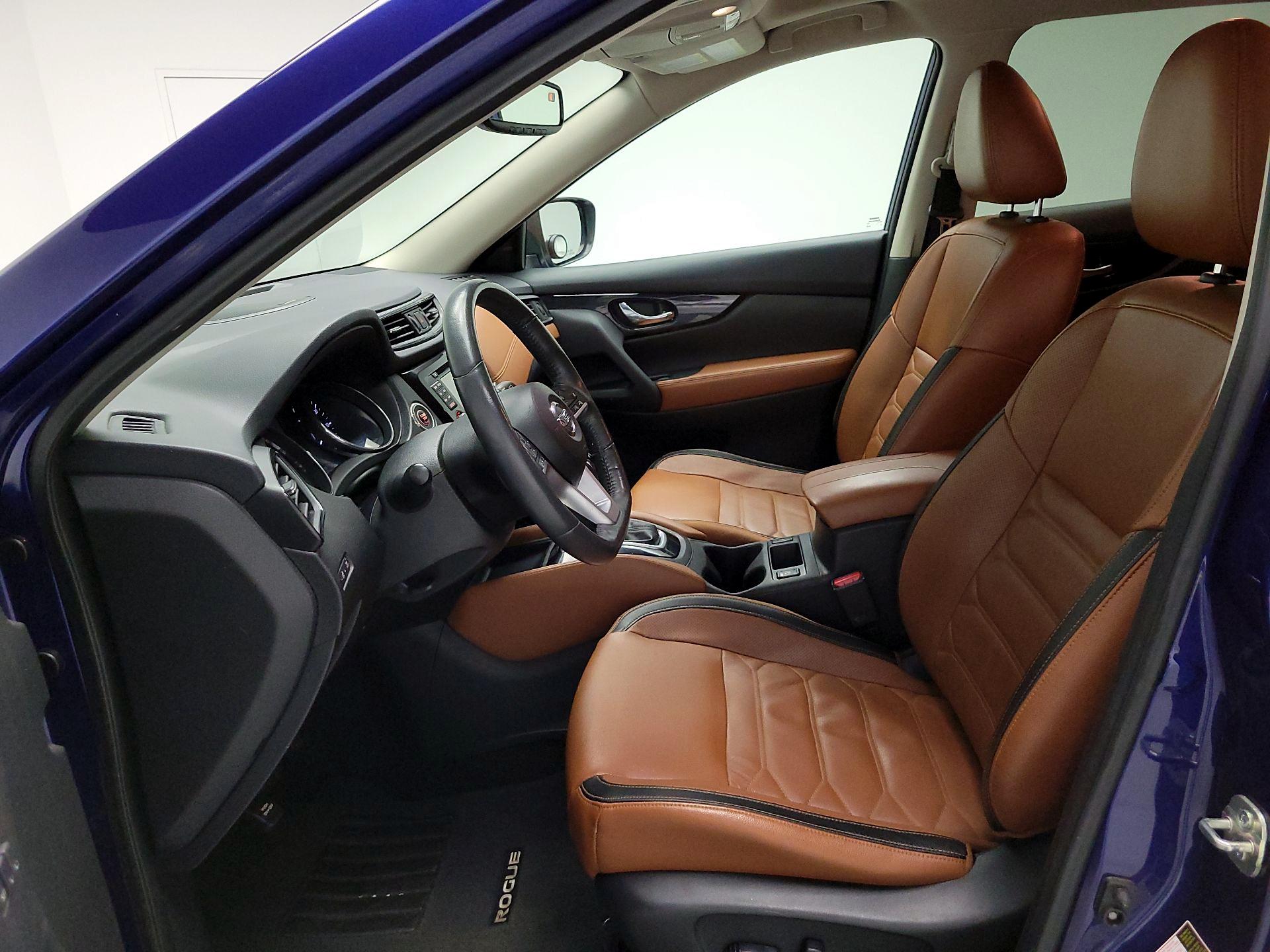 Thumbnail: 2017 Nissan Rogue - 11