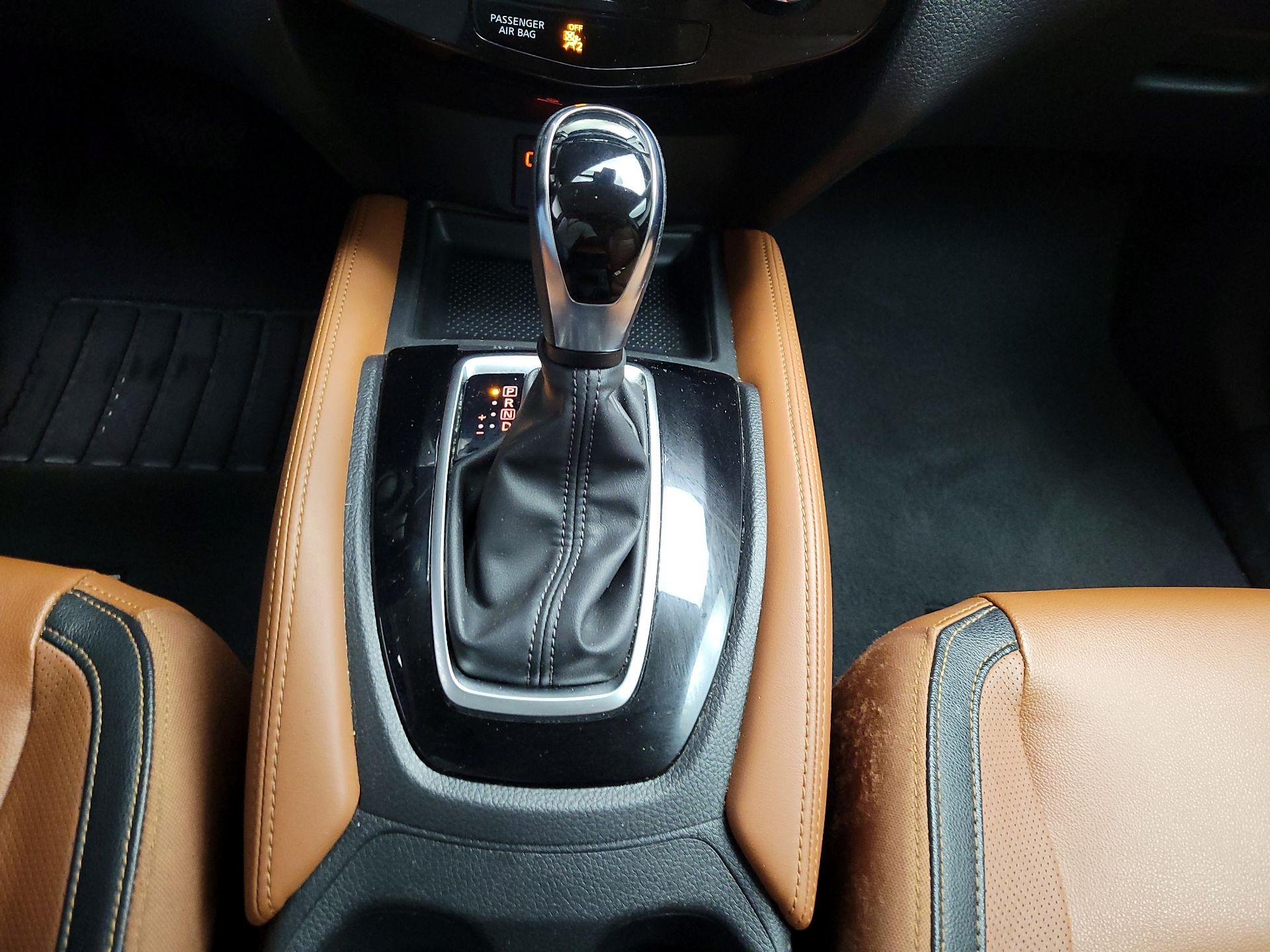 Thumbnail: 2017 Nissan Rogue - 18