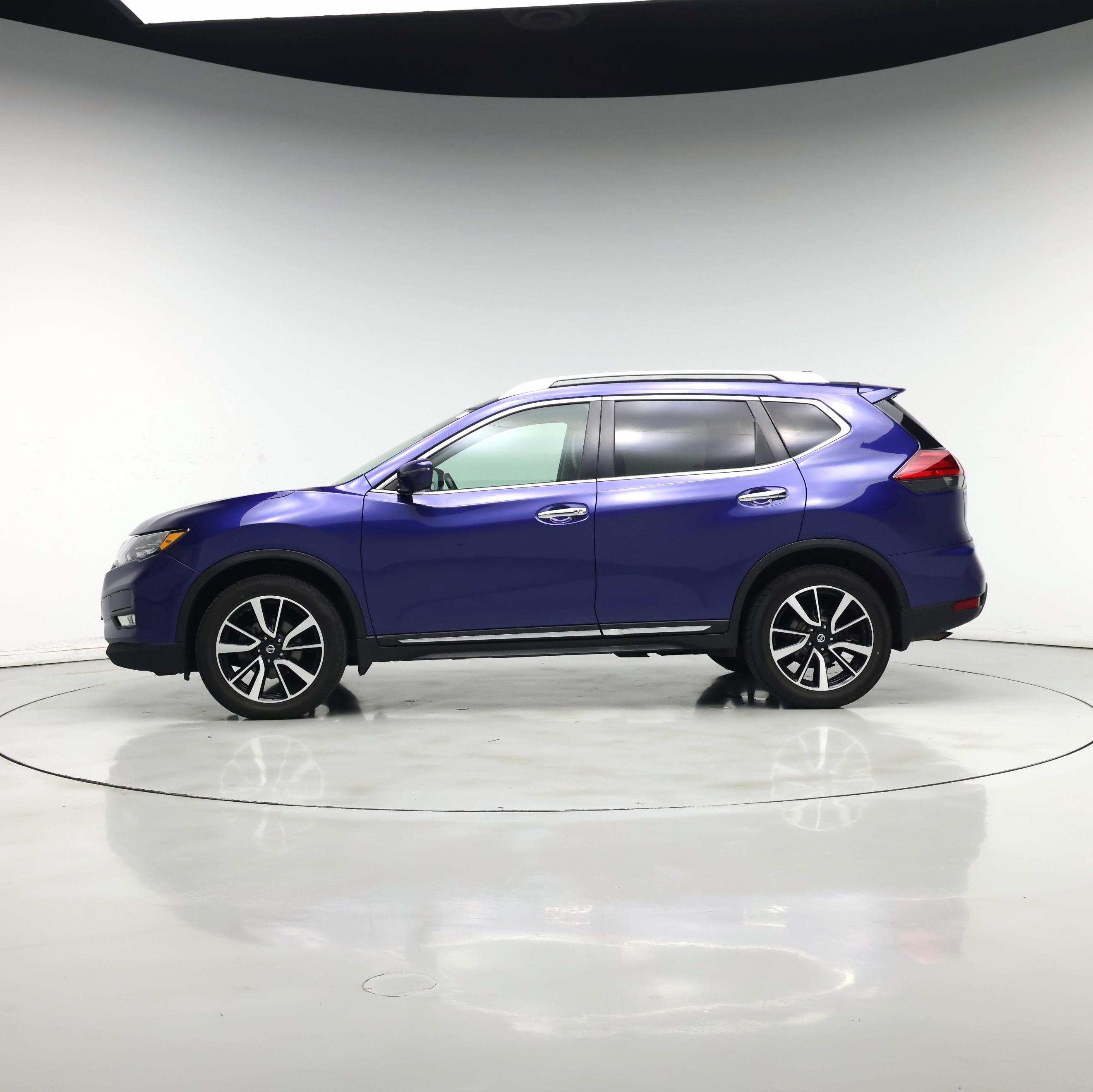 Thumbnail: 2017 Nissan Rogue - 3