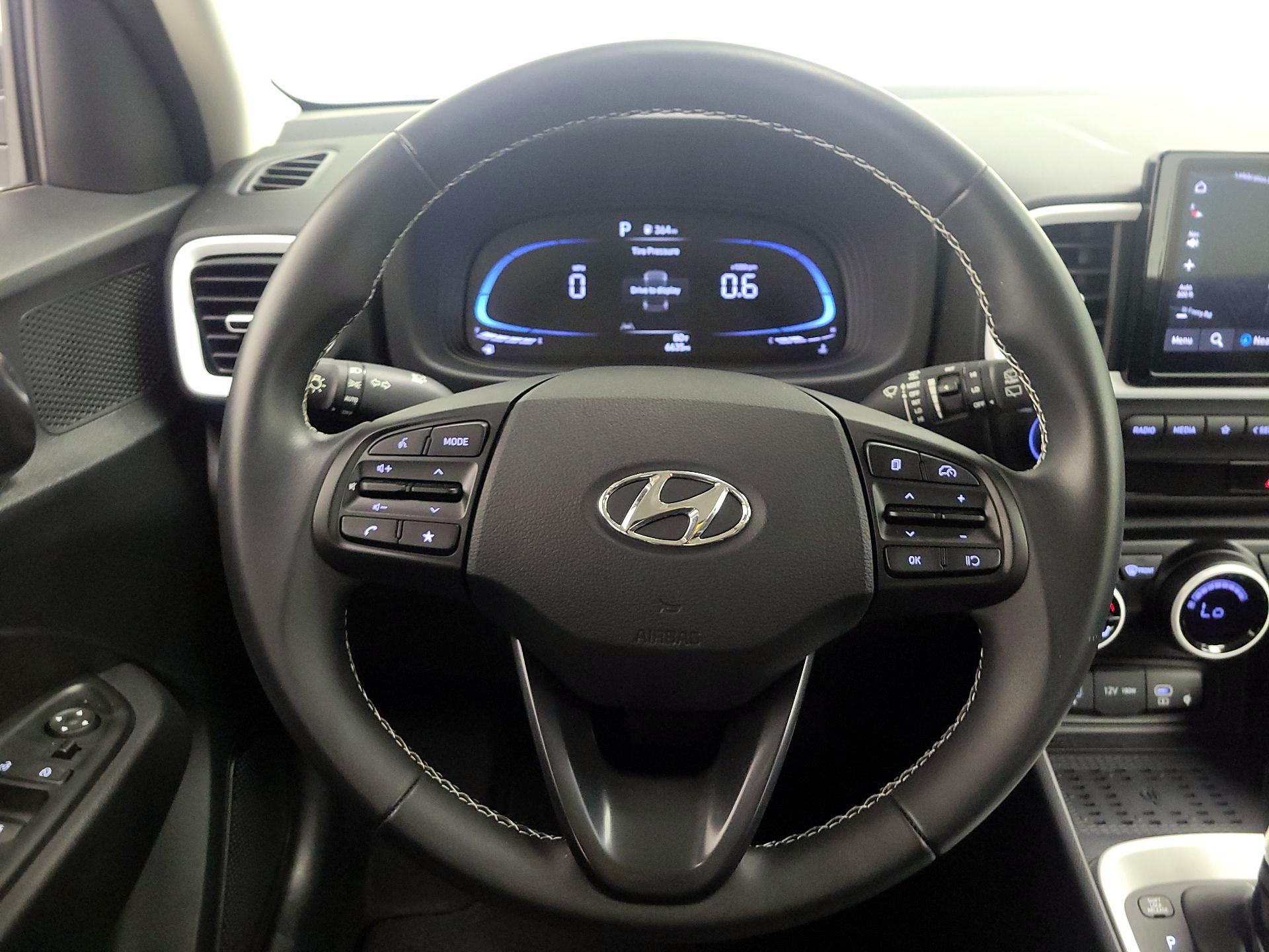 Thumbnail: 2023 Hyundai Venue - 10