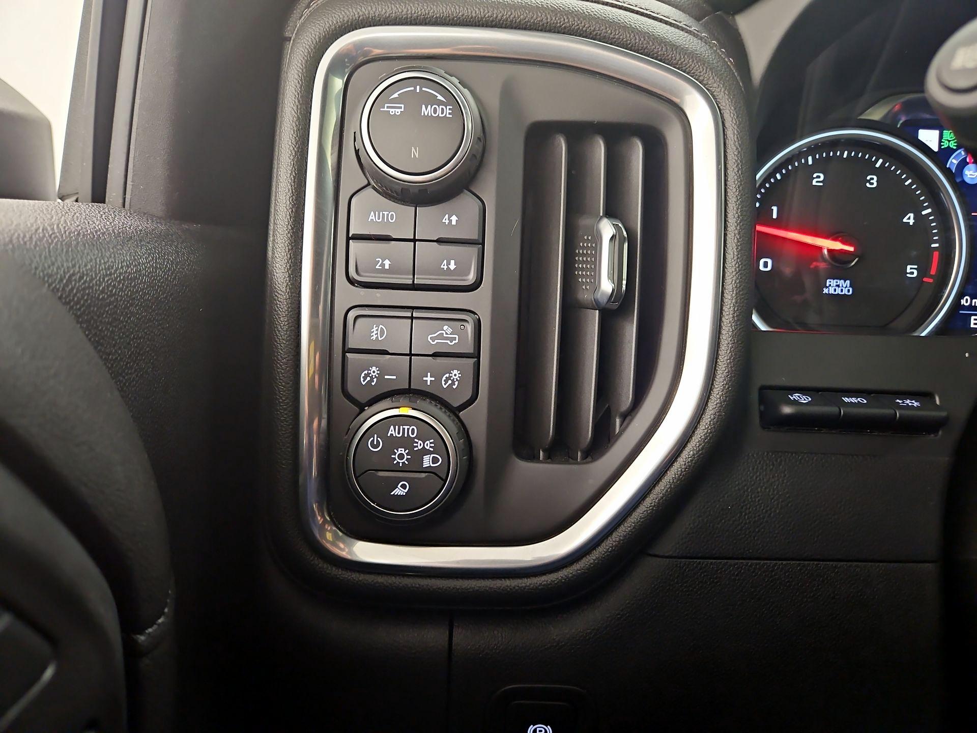 Thumbnail: 2020 Chevrolet Silverado 3500 - 13