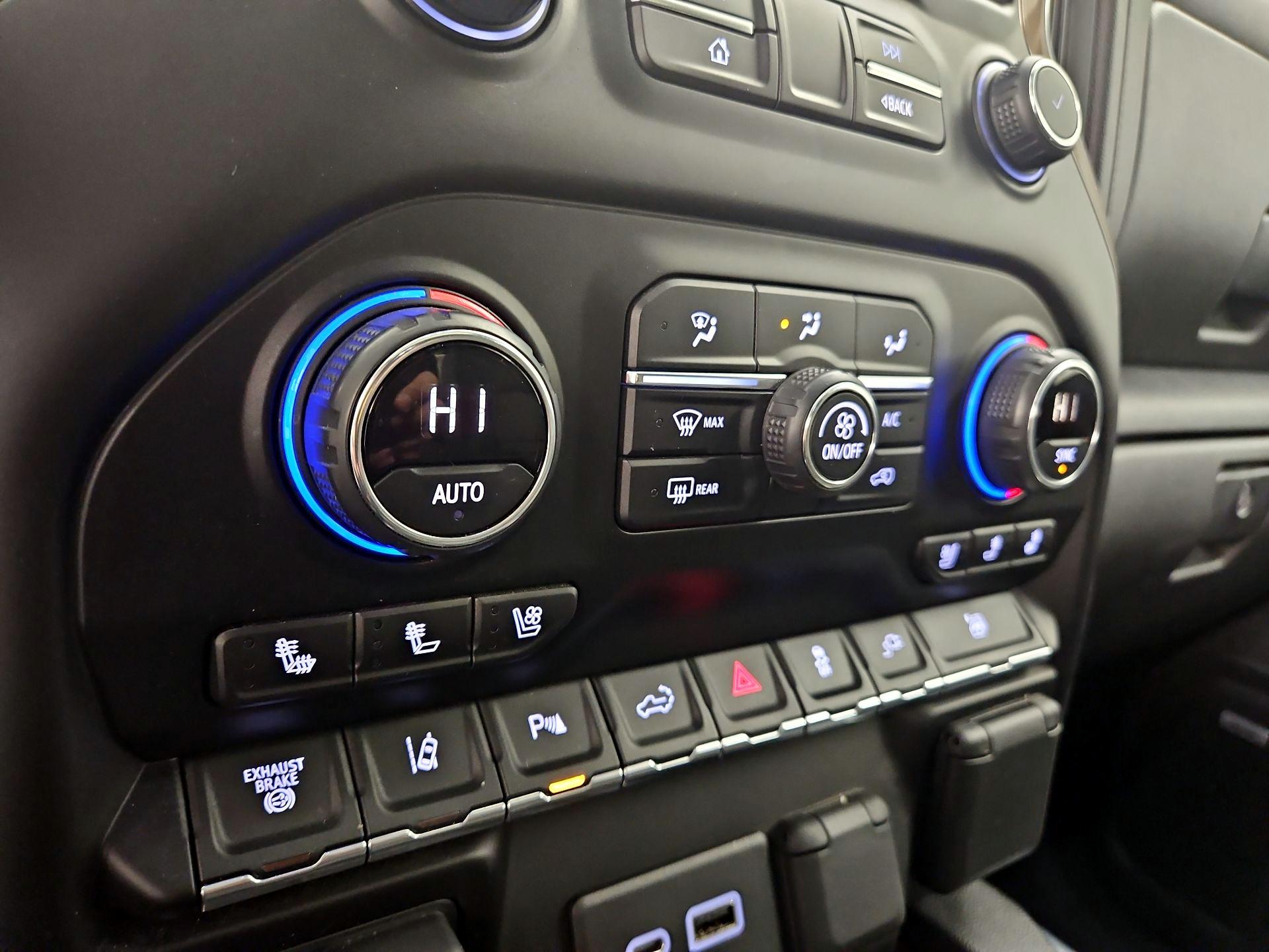 Thumbnail: 2020 Chevrolet Silverado 3500 - 17