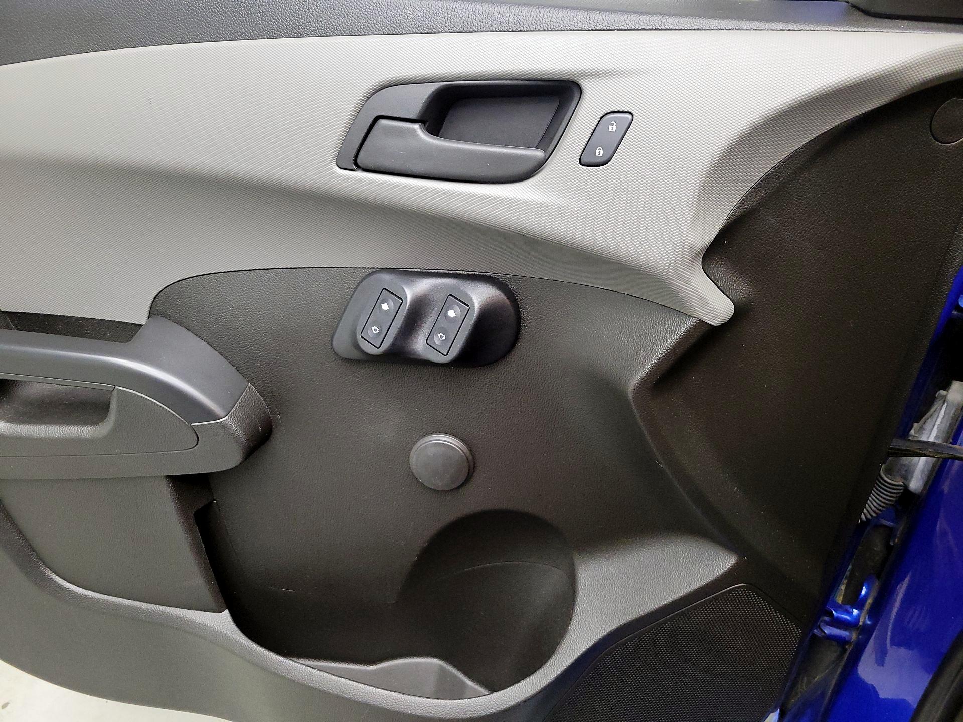 Thumbnail: 2017 Chevrolet Sonic - 12
