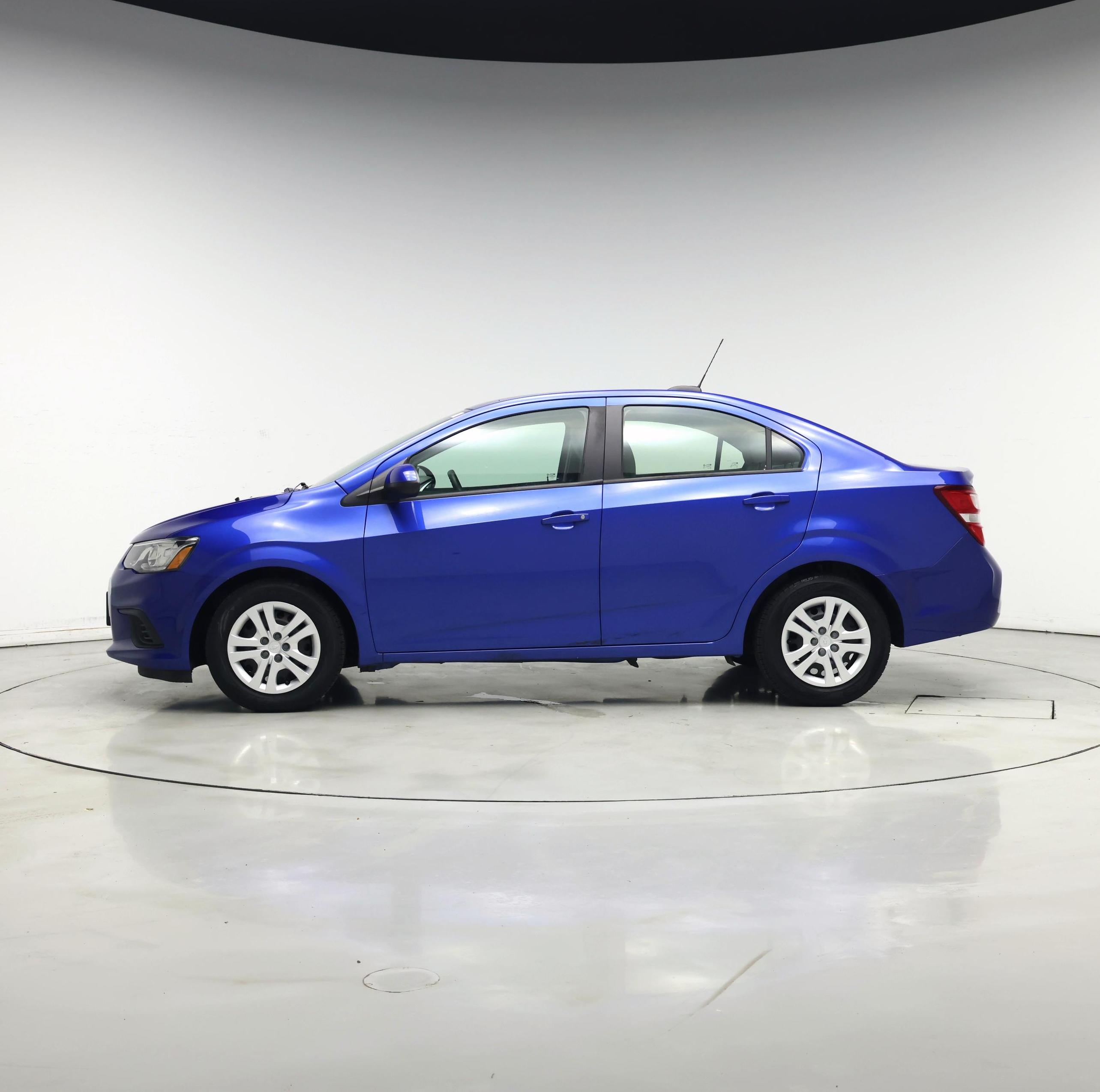 Thumbnail: 2017 Chevrolet Sonic - 3